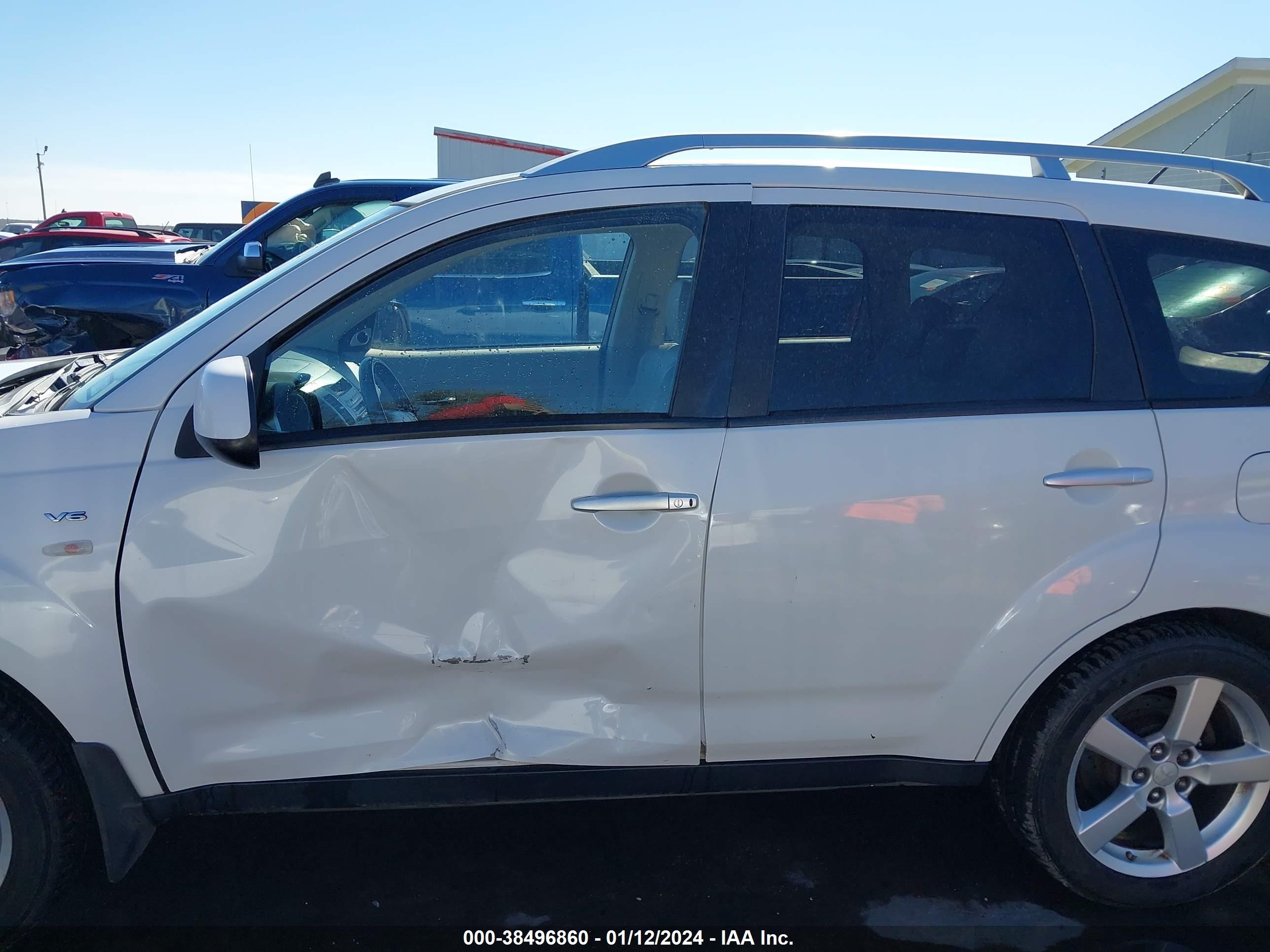 Photo 14 VIN: JA4MT41X28Z015905 - MITSUBISHI OUTLANDER 