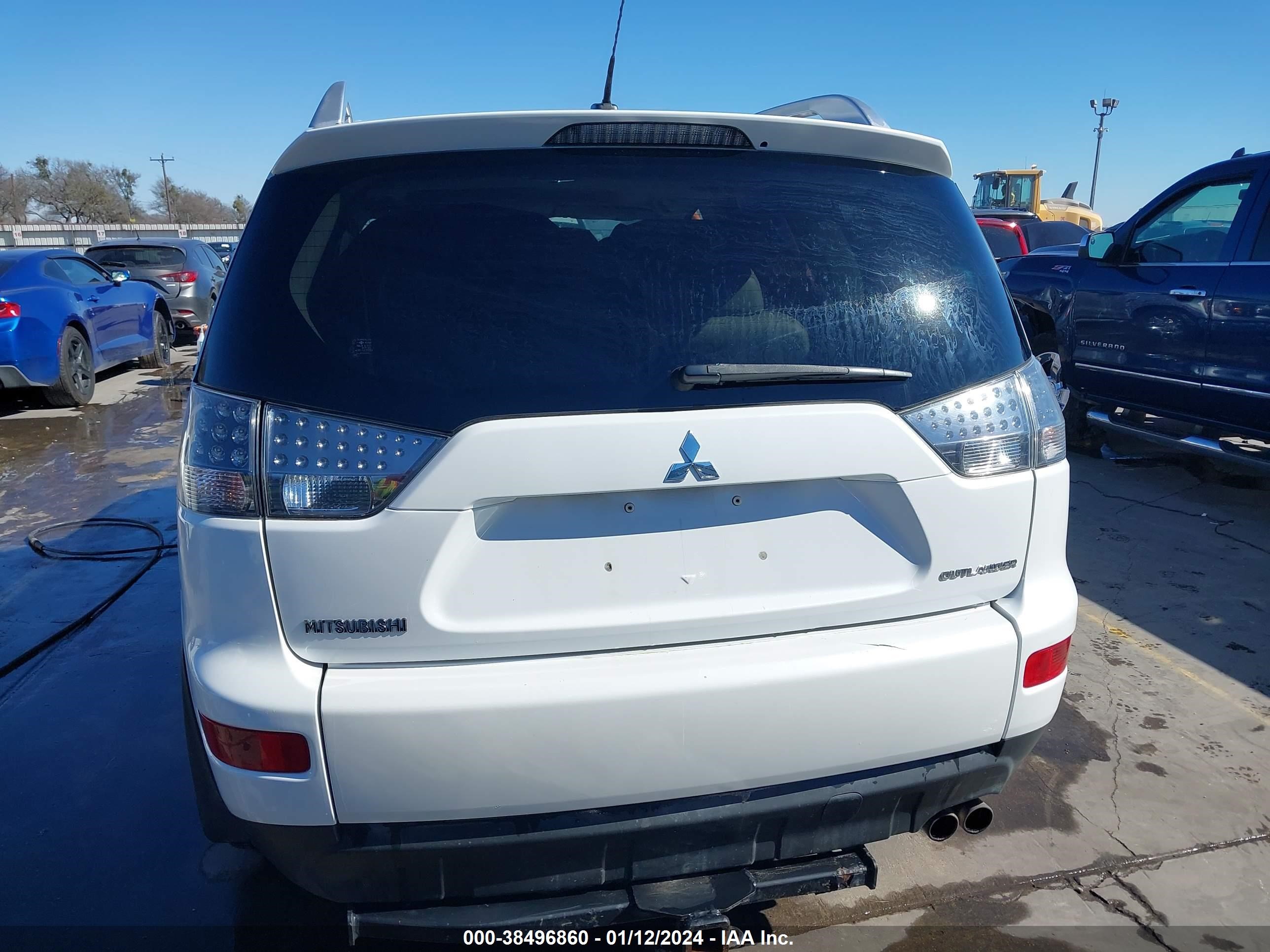 Photo 16 VIN: JA4MT41X28Z015905 - MITSUBISHI OUTLANDER 