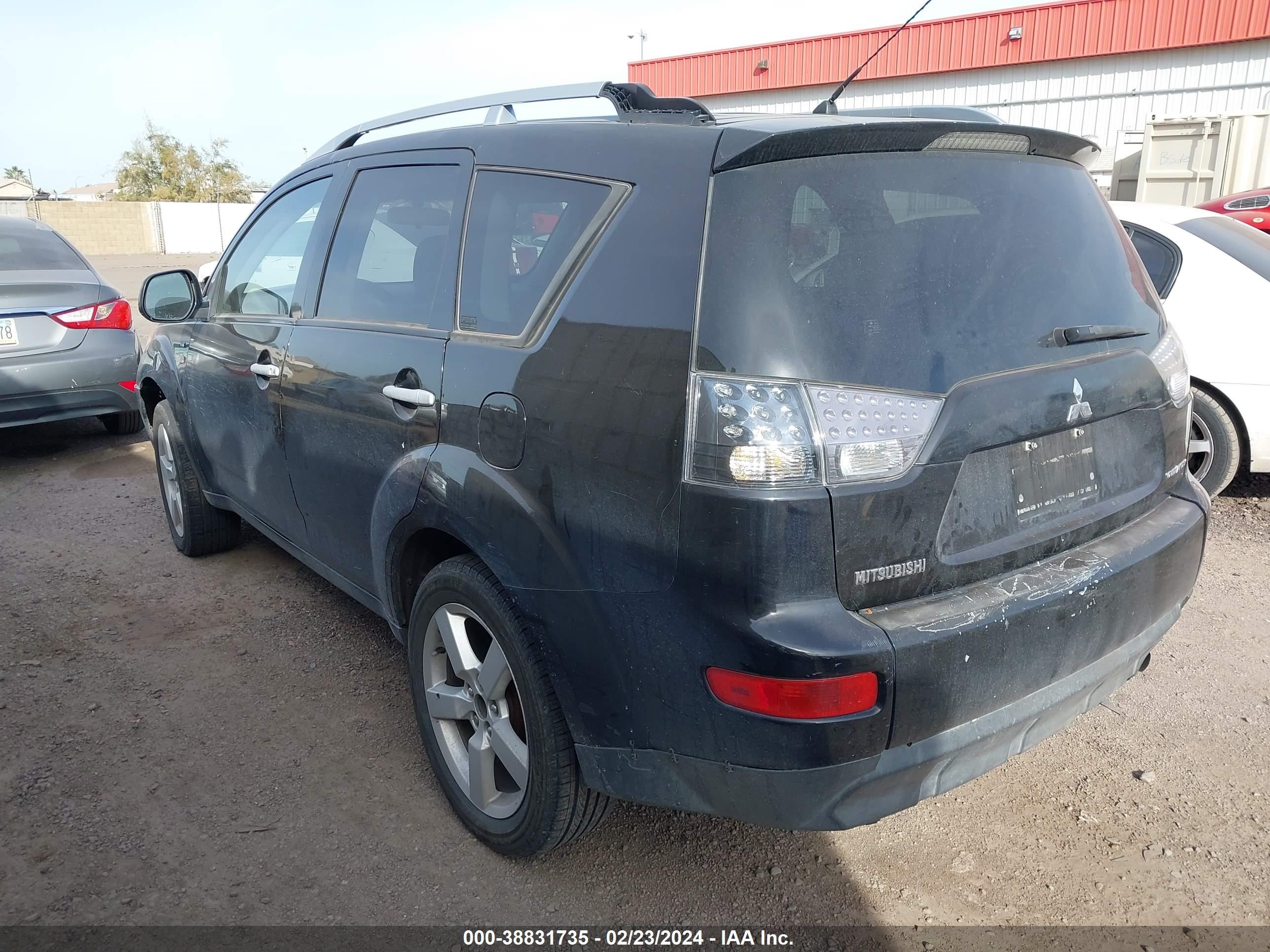 Photo 2 VIN: JA4MT41X28Z016388 - MITSUBISHI OUTLANDER 