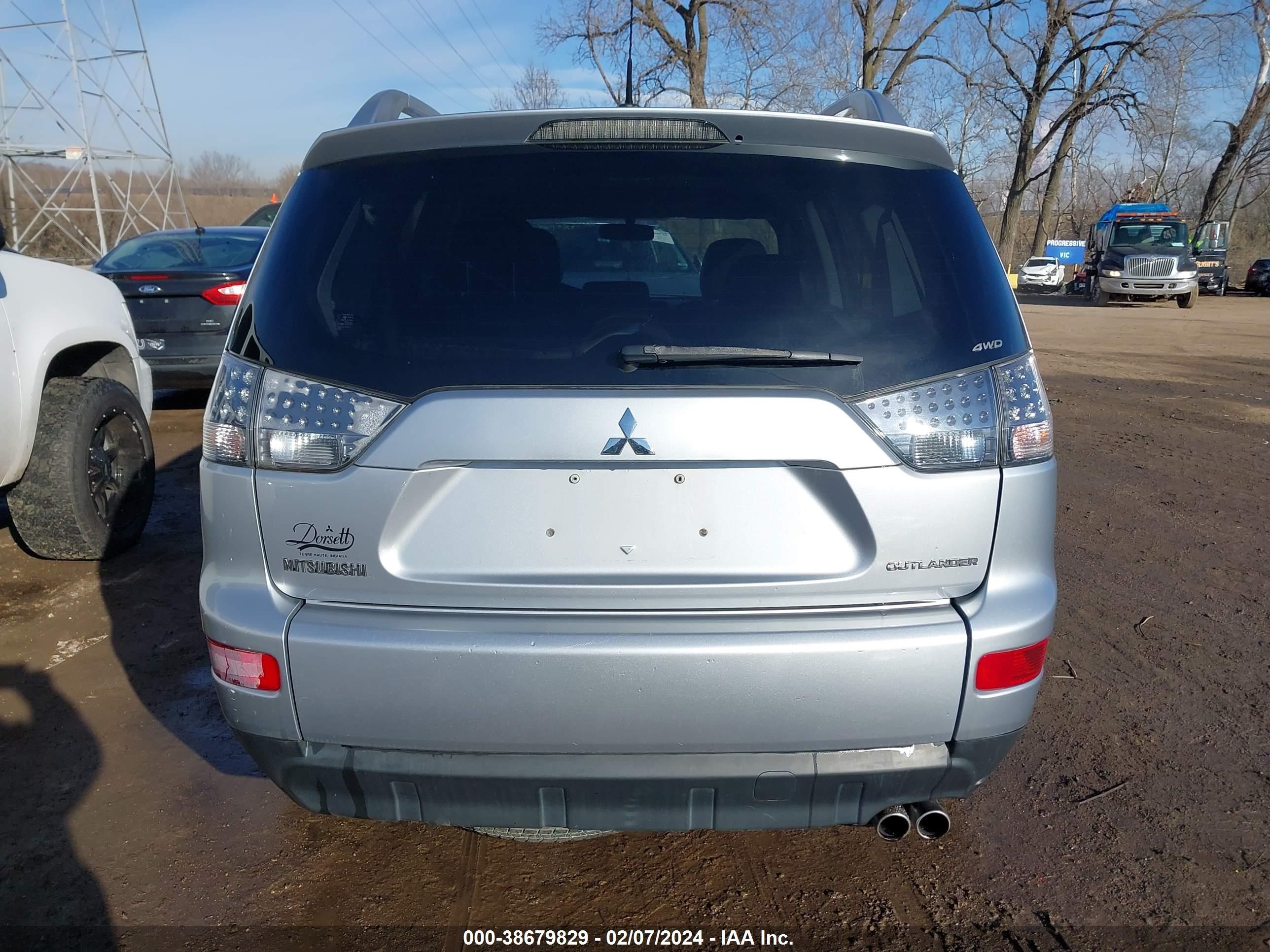 Photo 16 VIN: JA4MT41X38Z020336 - MITSUBISHI OUTLANDER 