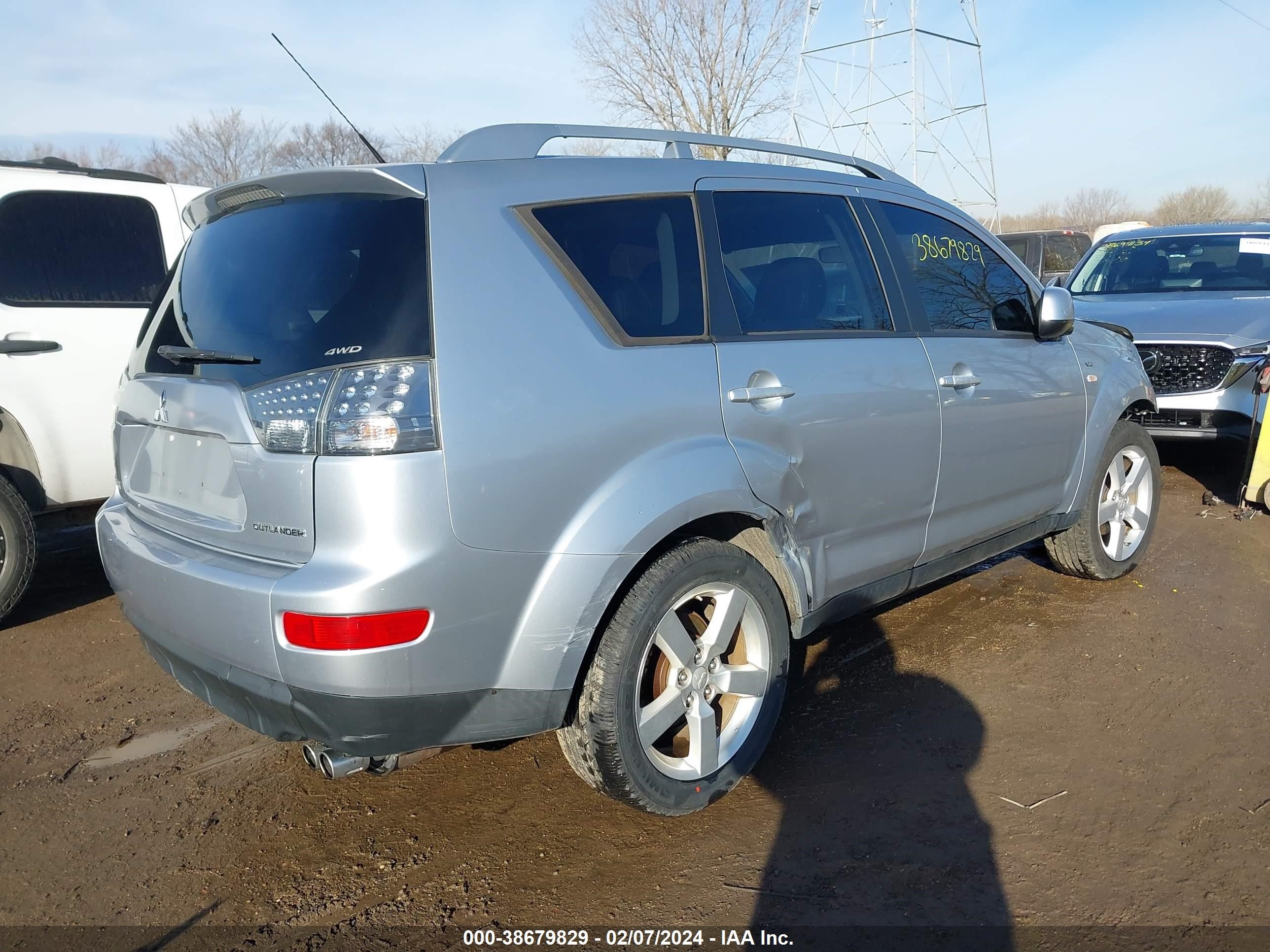 Photo 3 VIN: JA4MT41X38Z020336 - MITSUBISHI OUTLANDER 