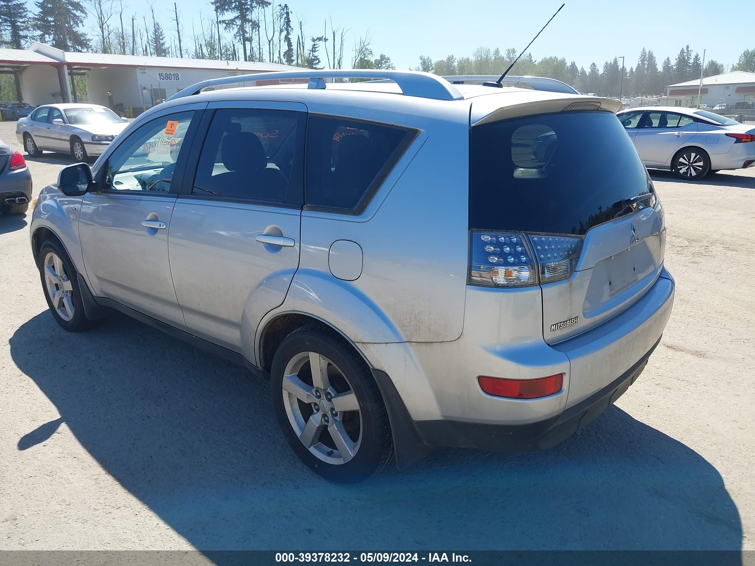 Photo 2 VIN: JA4MT41X98Z011611 - MITSUBISHI OUTLANDER 