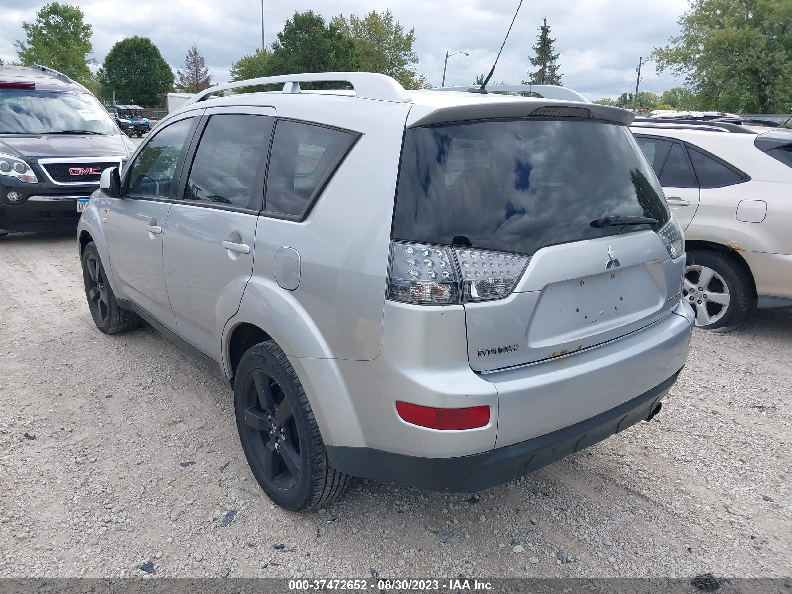 Photo 2 VIN: JA4MT41XX8Z009088 - MITSUBISHI OUTLANDER 