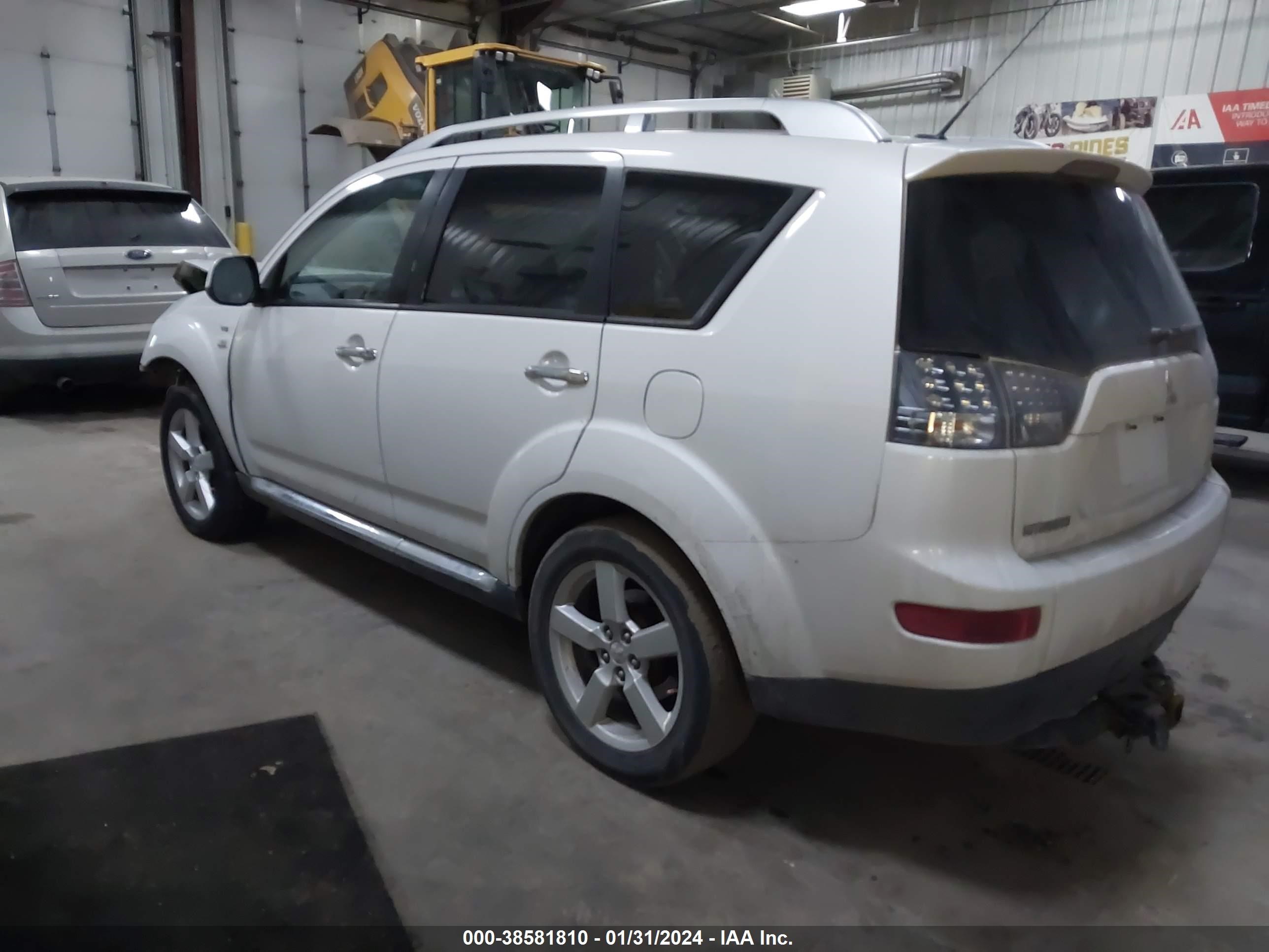 Photo 2 VIN: JA4MT41XX9Z010422 - MITSUBISHI OUTLANDER 