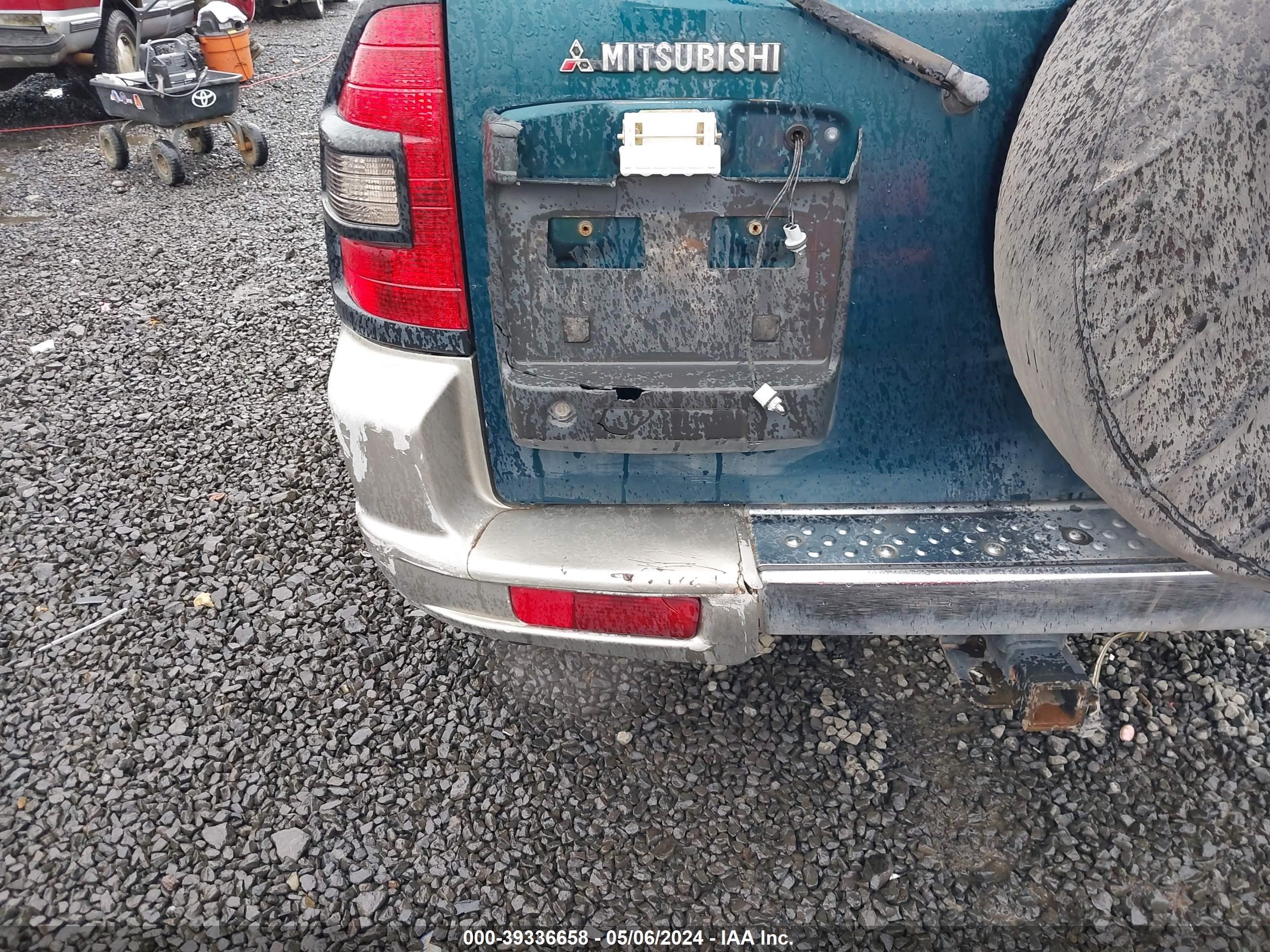 Photo 5 VIN: JA4MW31R11J033450 - MITSUBISHI MONTERO 