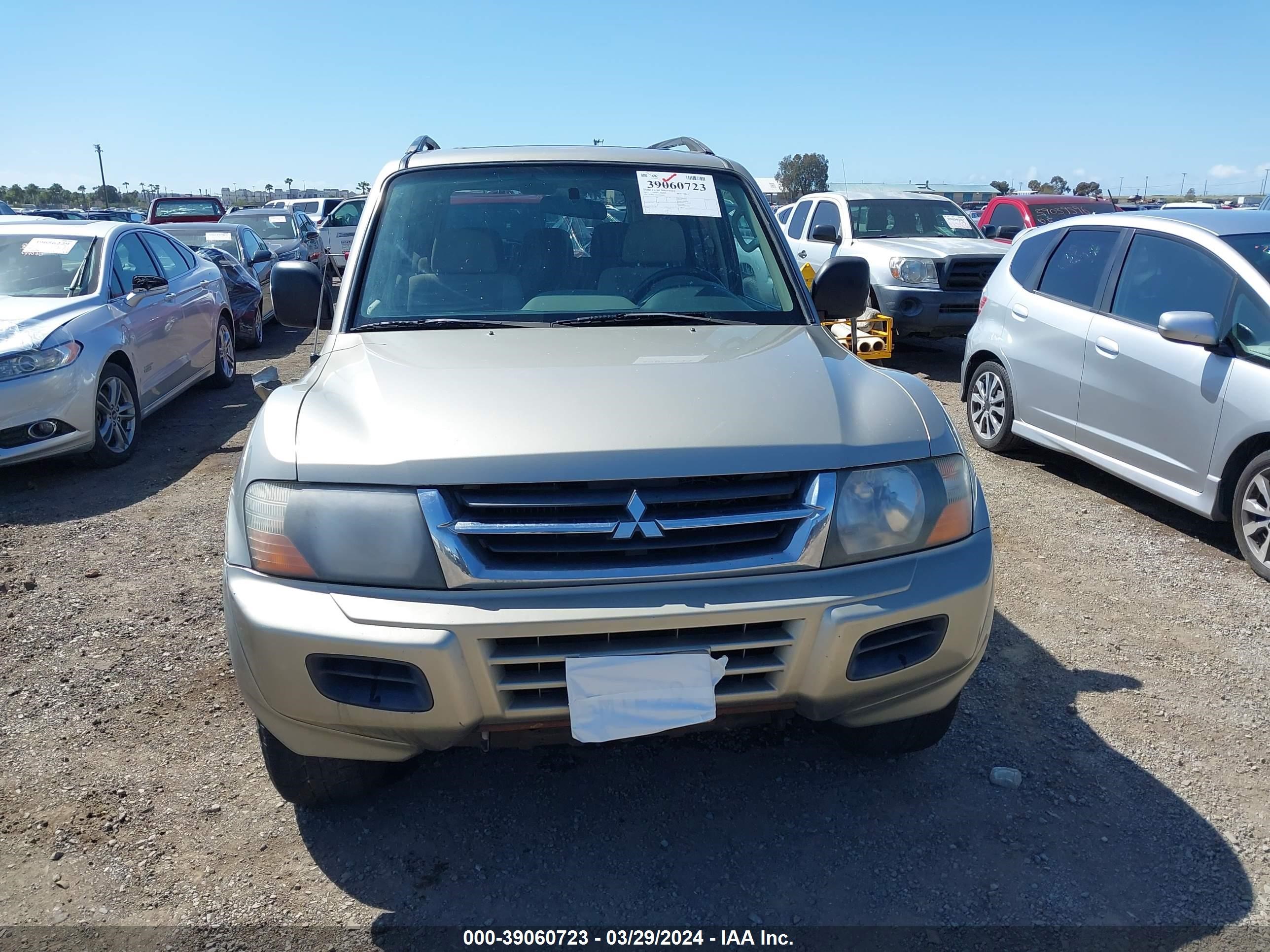 Photo 12 VIN: JA4MW31R12J060097 - MITSUBISHI MONTERO 