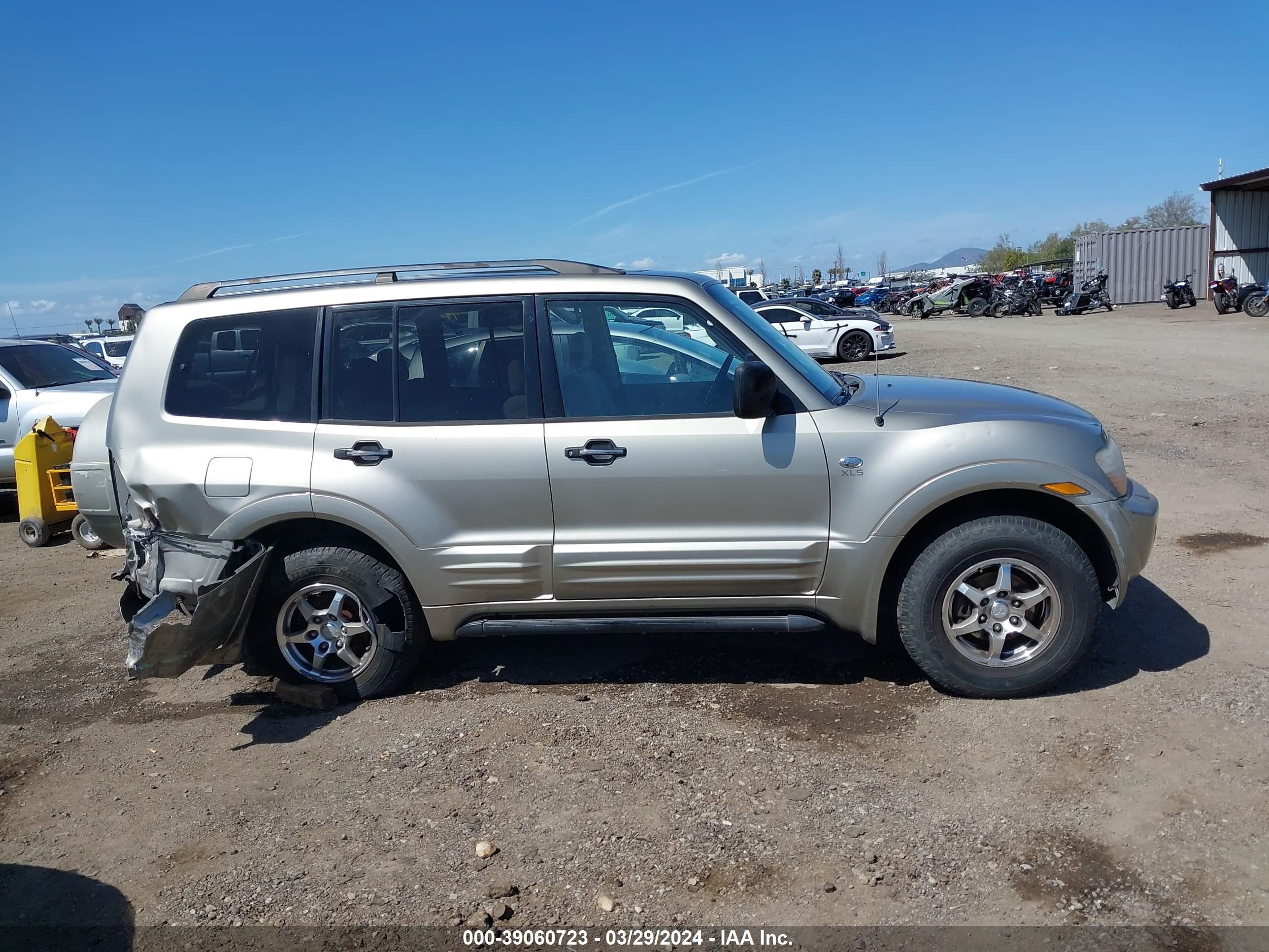 Photo 13 VIN: JA4MW31R12J060097 - MITSUBISHI MONTERO 