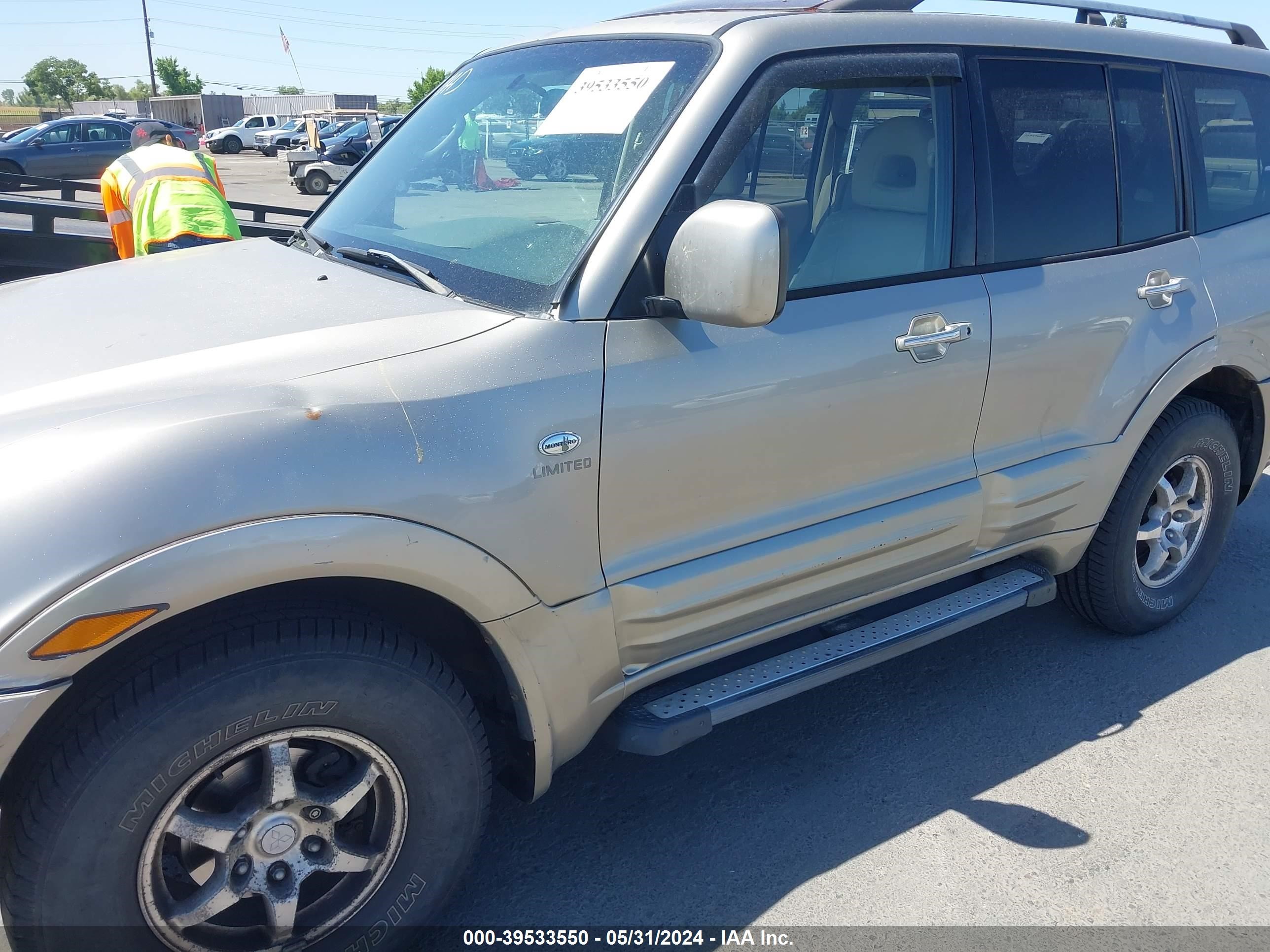 Photo 5 VIN: JA4MW51R72J028461 - MITSUBISHI MONTERO 