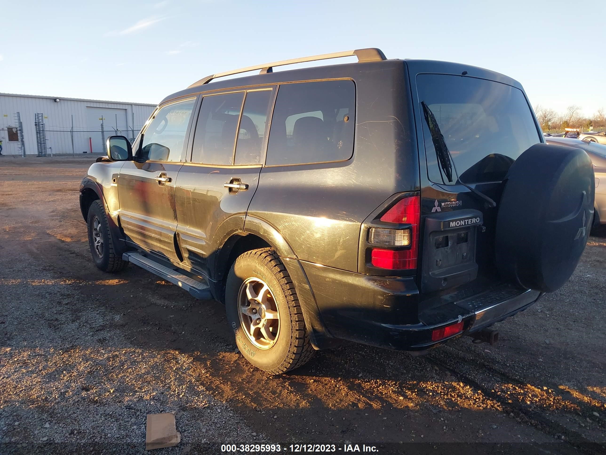 Photo 2 VIN: JA4MW51R82J005299 - MITSUBISHI MONTERO 