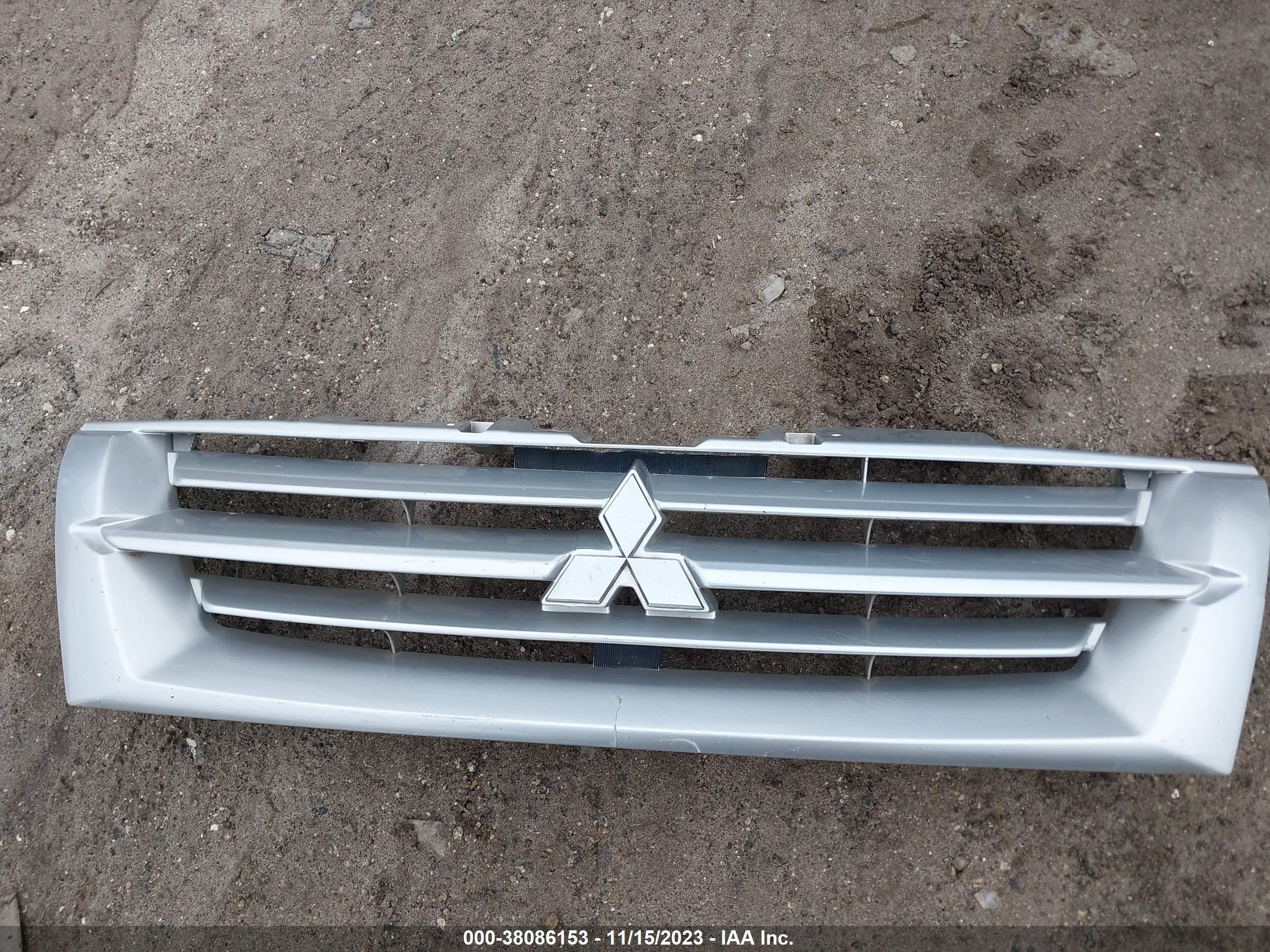 Photo 11 VIN: JA4MW51R82J026380 - MITSUBISHI MONTERO 