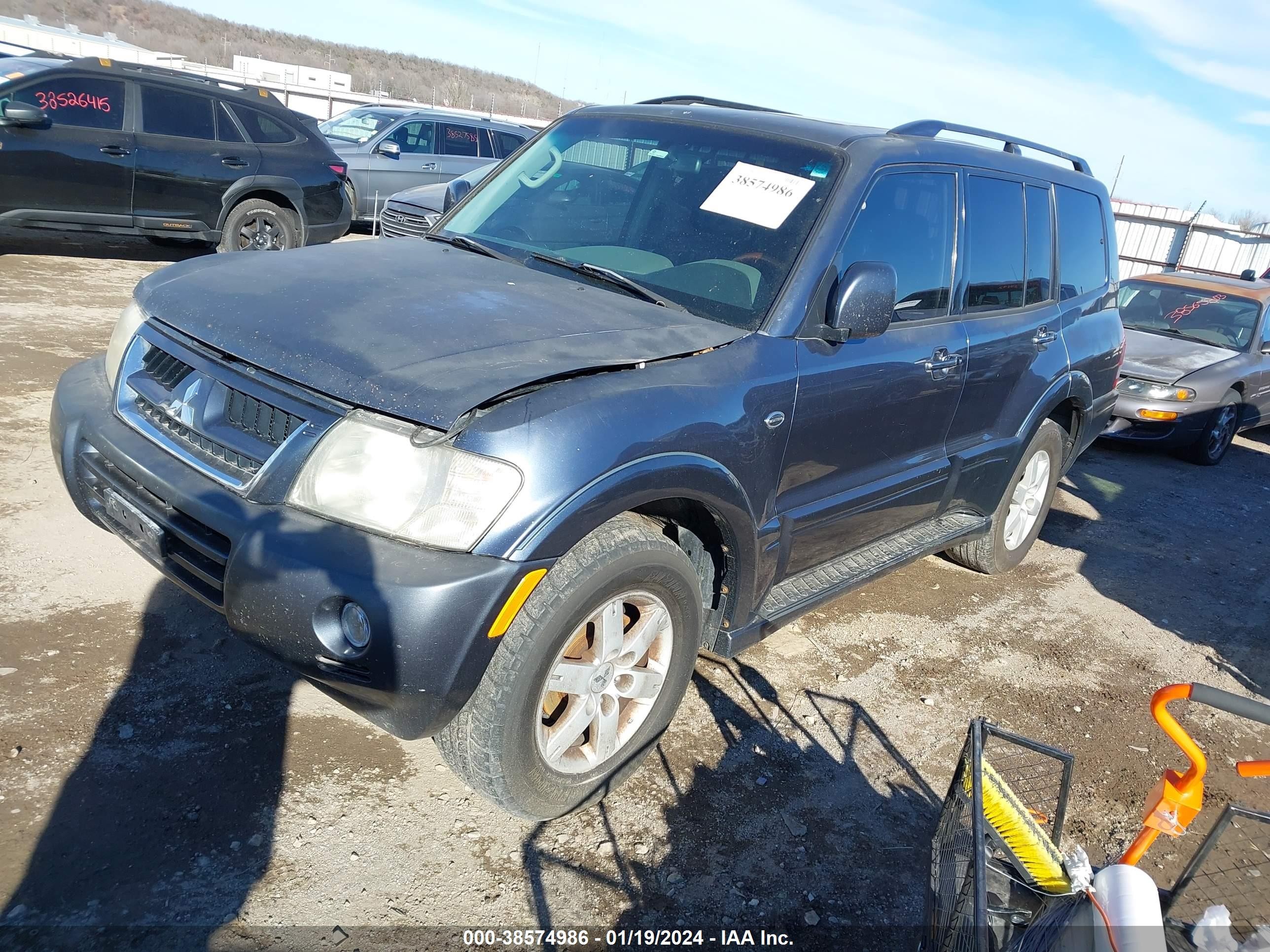 Photo 1 VIN: JA4MW51S05J004896 - MITSUBISHI MONTERO 