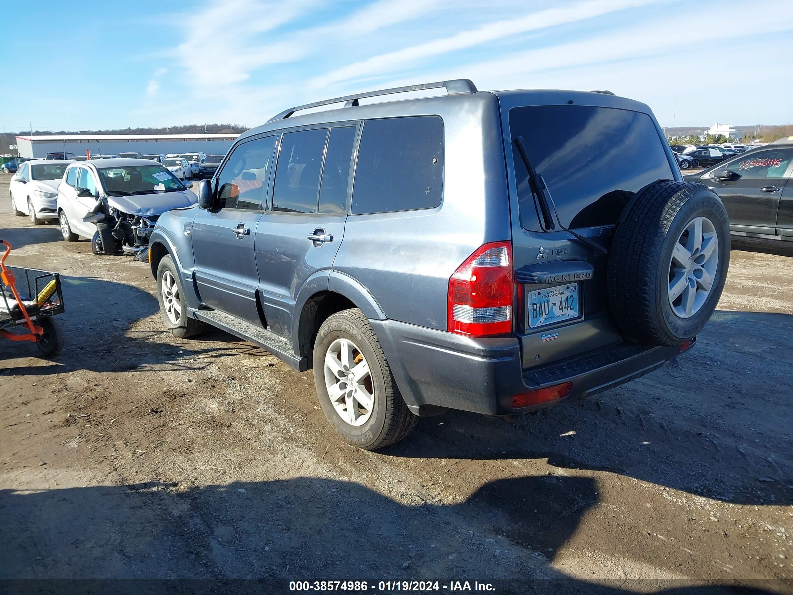 Photo 2 VIN: JA4MW51S05J004896 - MITSUBISHI MONTERO 