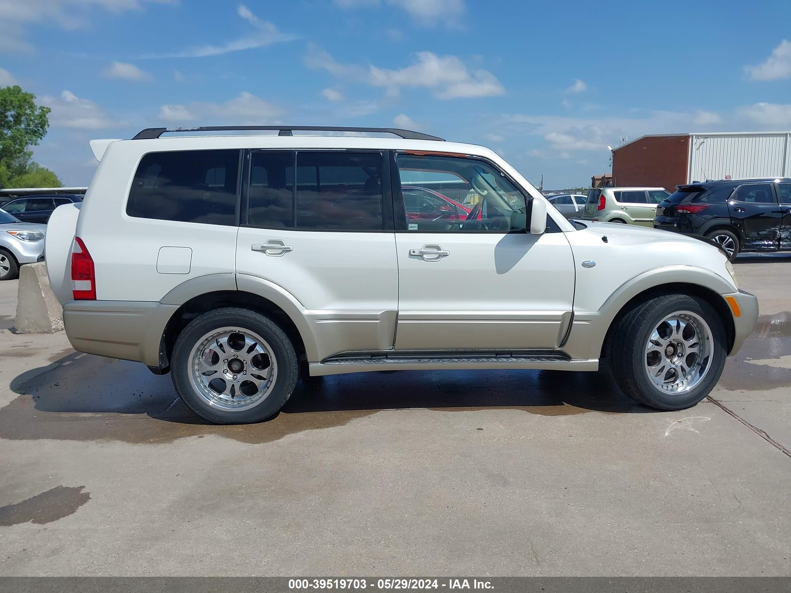 Photo 12 VIN: JA4MW51S65J000982 - MITSUBISHI MONTERO 