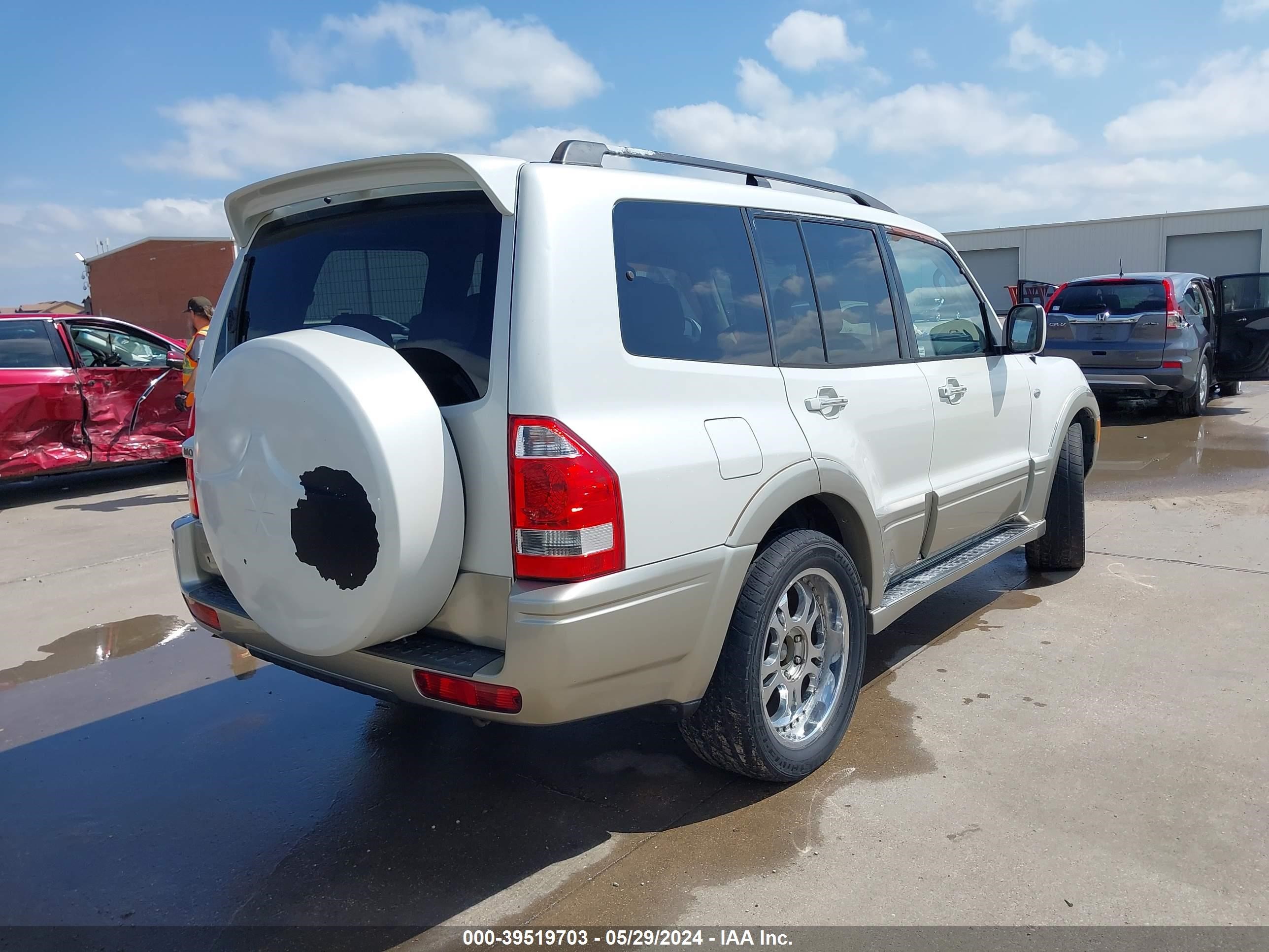 Photo 3 VIN: JA4MW51S65J000982 - MITSUBISHI MONTERO 