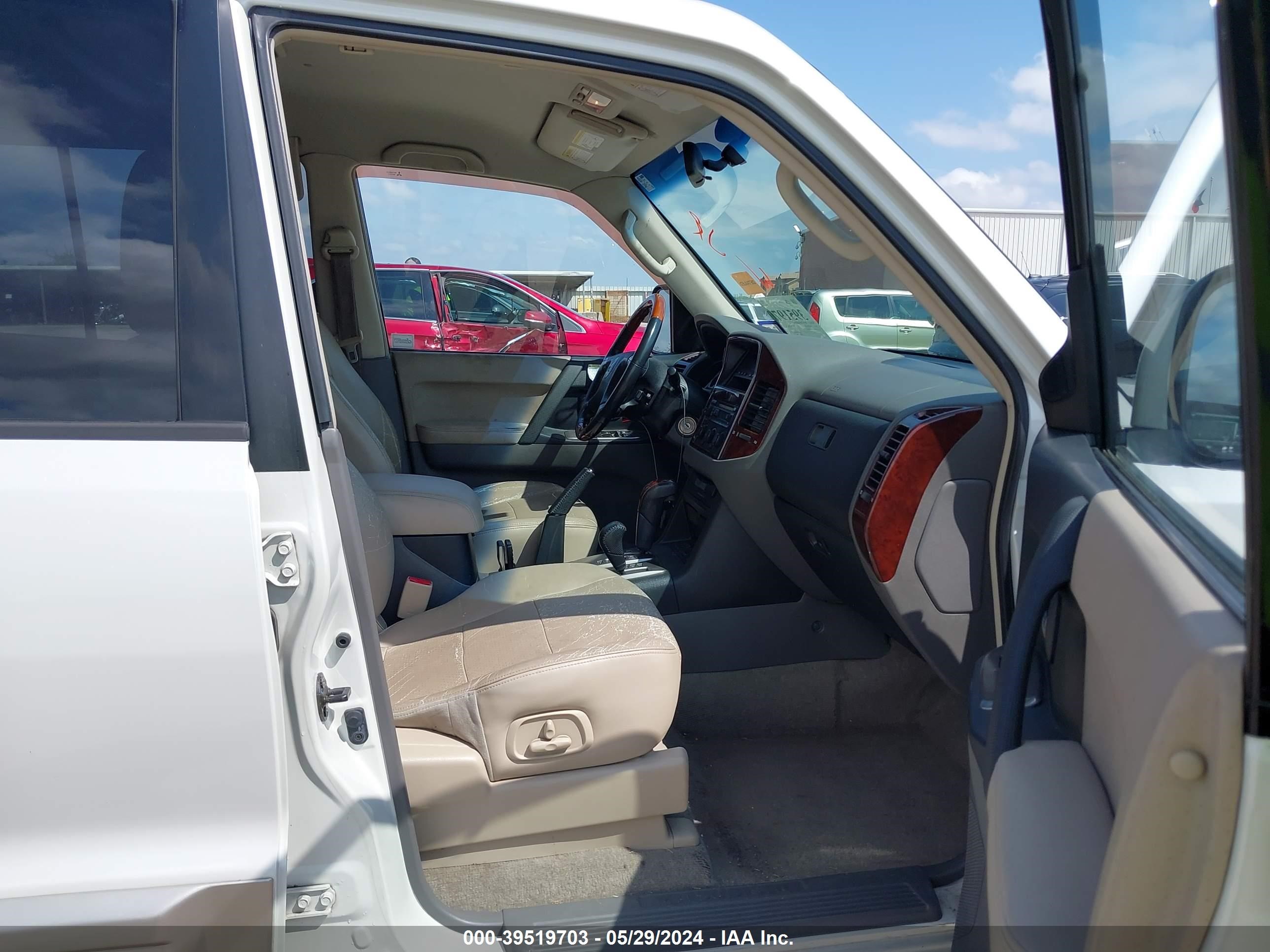 Photo 4 VIN: JA4MW51S65J000982 - MITSUBISHI MONTERO 