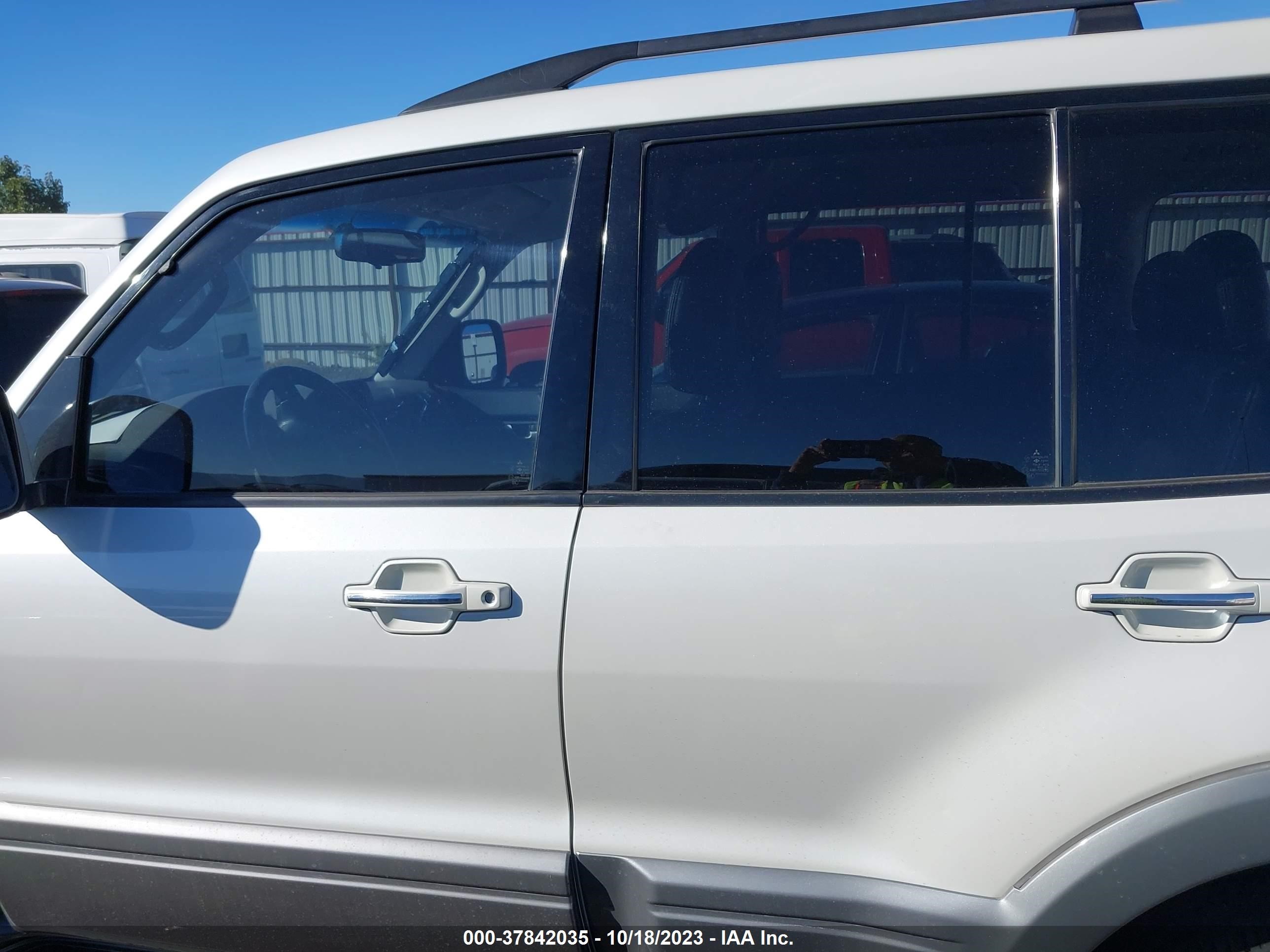 Photo 13 VIN: JA4MW51S66J003480 - MITSUBISHI MONTERO 