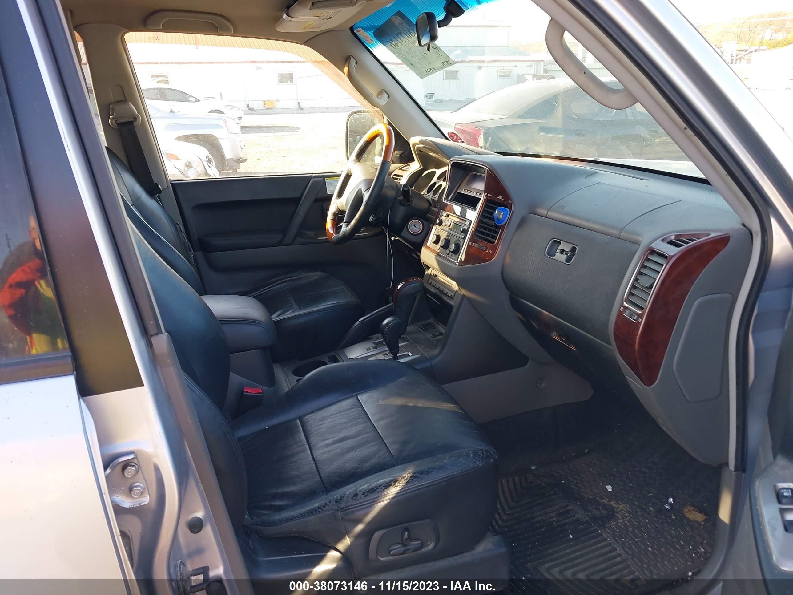 Photo 4 VIN: JA4MW51SX6J000288 - MITSUBISHI MONTERO 