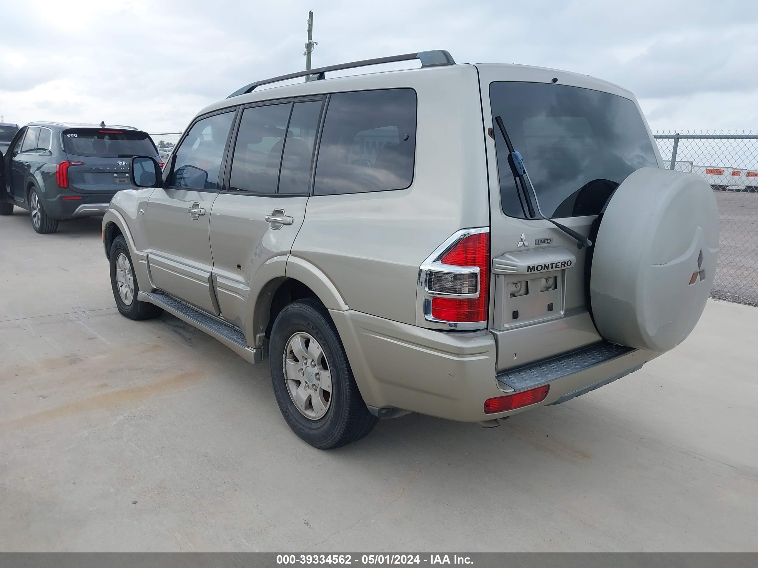 Photo 2 VIN: JA4NW51S13J017383 - MITSUBISHI MONTERO 