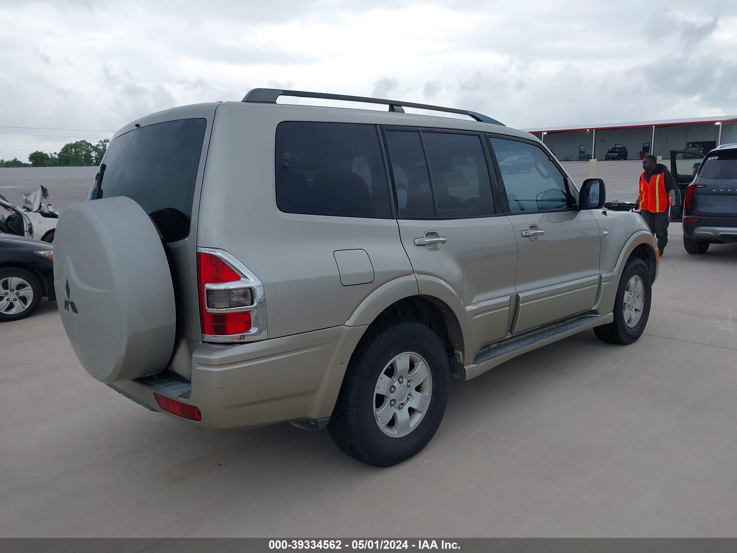 Photo 3 VIN: JA4NW51S13J017383 - MITSUBISHI MONTERO 