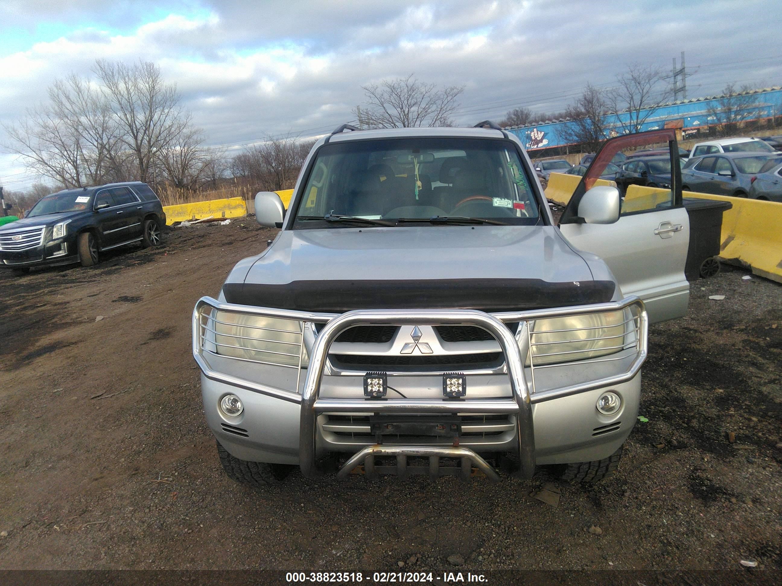 Photo 5 VIN: JA4NW51S53J028306 - MITSUBISHI MONTERO 