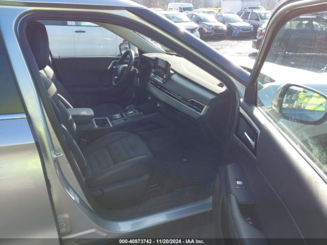 Photo 4 VIN: JA4T5UA92PZ014629 - MITSUBISHI OUTLANDER 