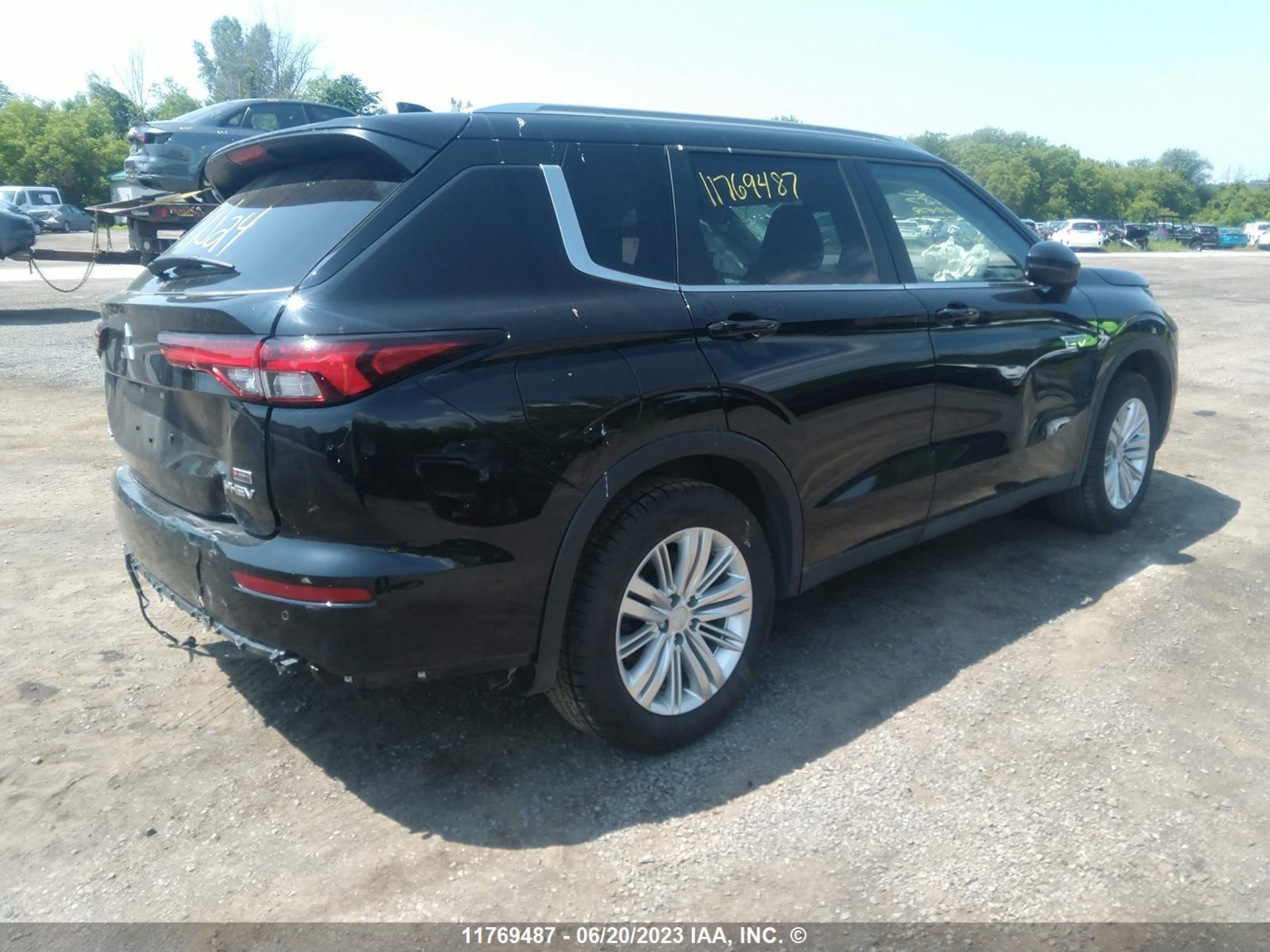 Photo 3 VIN: JA4T5UA92PZ607570 - MITSUBISHI OUTLANDER 