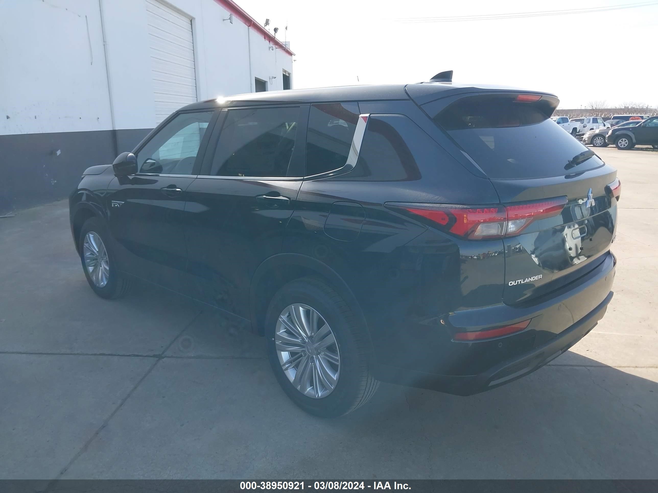 Photo 2 VIN: JA4T5UA93RZ036948 - MITSUBISHI OUTLANDER 