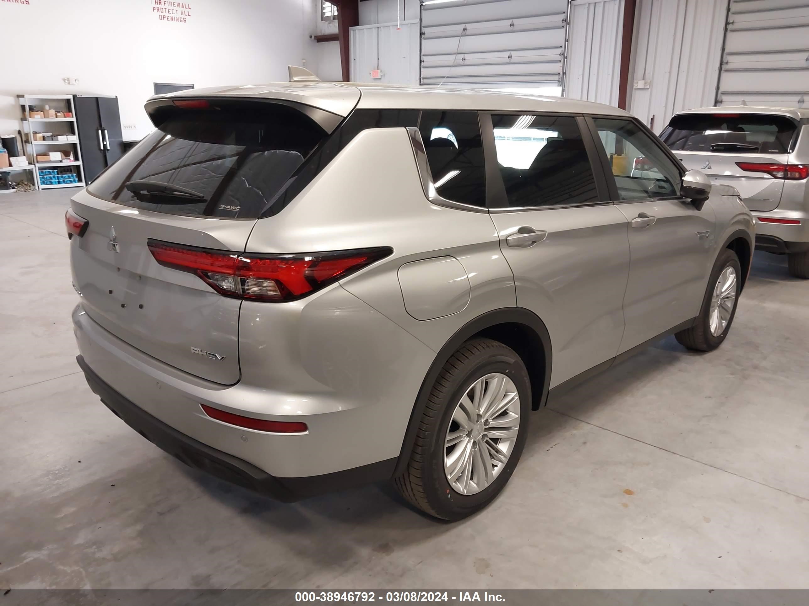 Photo 3 VIN: JA4T5UA95RZ033193 - MITSUBISHI OUTLANDER 