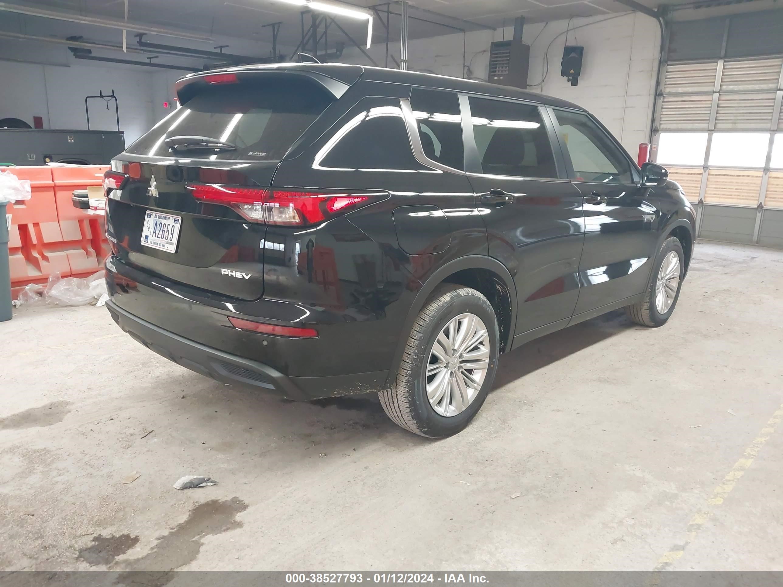 Photo 3 VIN: JA4T5UA97RZ028531 - MITSUBISHI OUTLANDER 