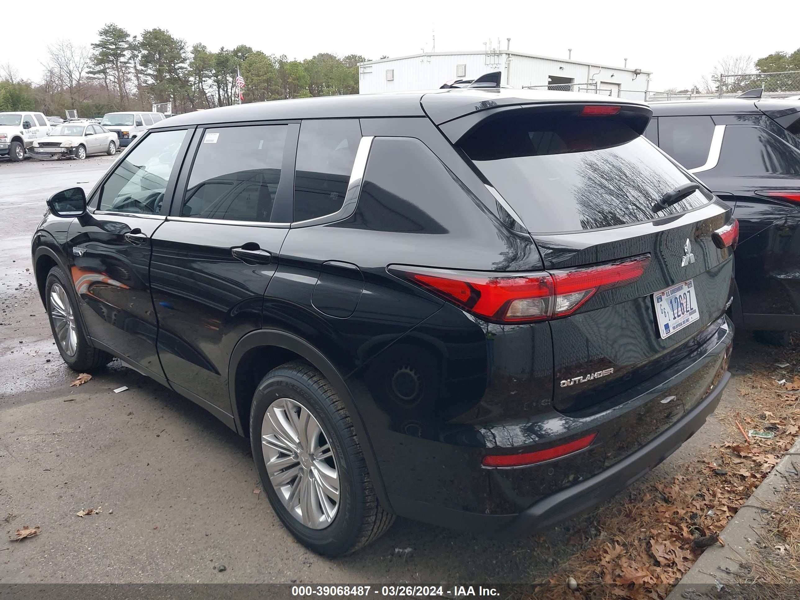 Photo 2 VIN: JA4T5UA97RZ043515 - MITSUBISHI OUTLANDER 