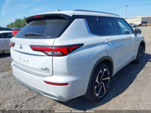 Photo 3 VIN: JA4T5VA96PZ016048 - MITSUBISHI OUTLANDER 