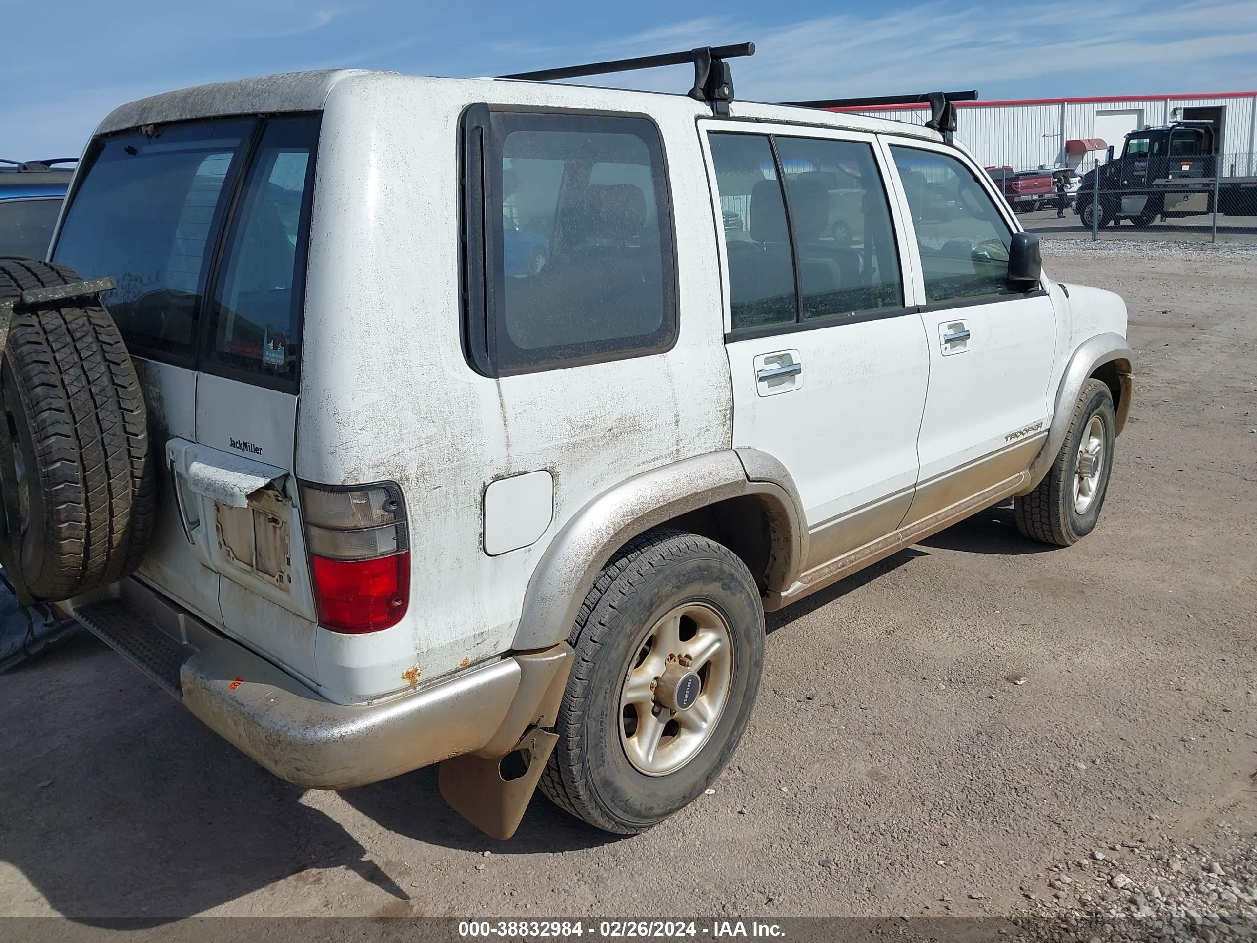 Photo 3 VIN: JACDJ58X5Y7J13537 - ISUZU TROOPER 