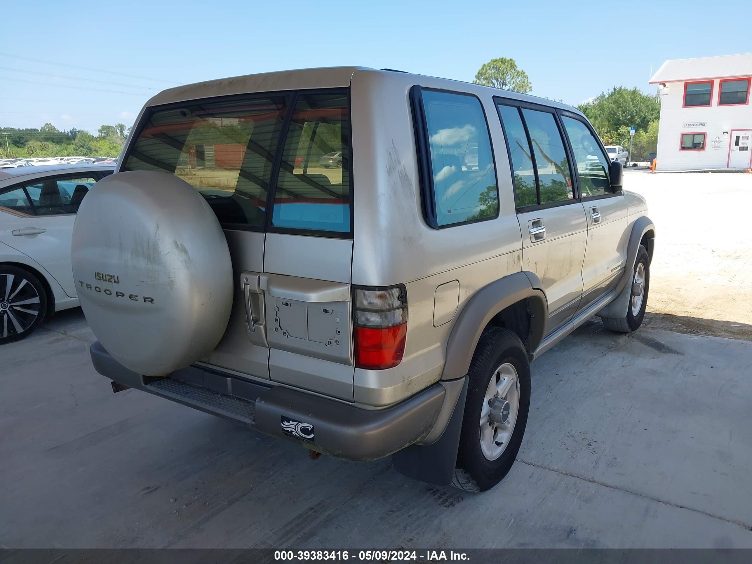 Photo 3 VIN: JACDS58X727J00356 - ISUZU TROOPER 