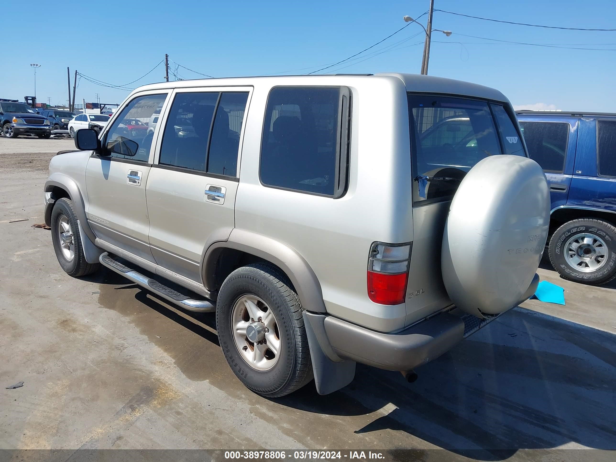 Photo 2 VIN: JACDS58XX17J11513 - ISUZU TROOPER 