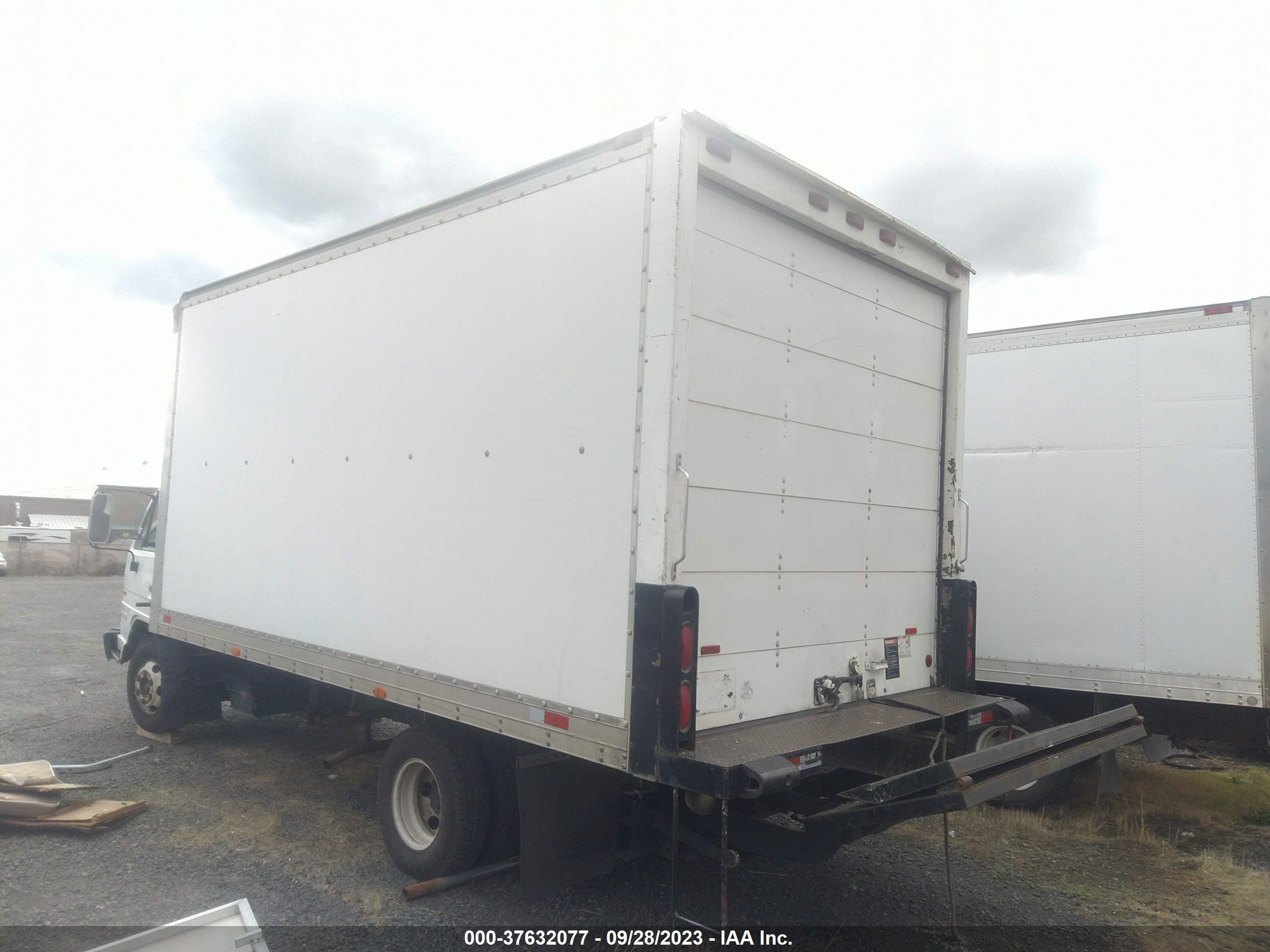 Photo 2 VIN: JALB4B1K0R7005386 - ISUZU NPR 