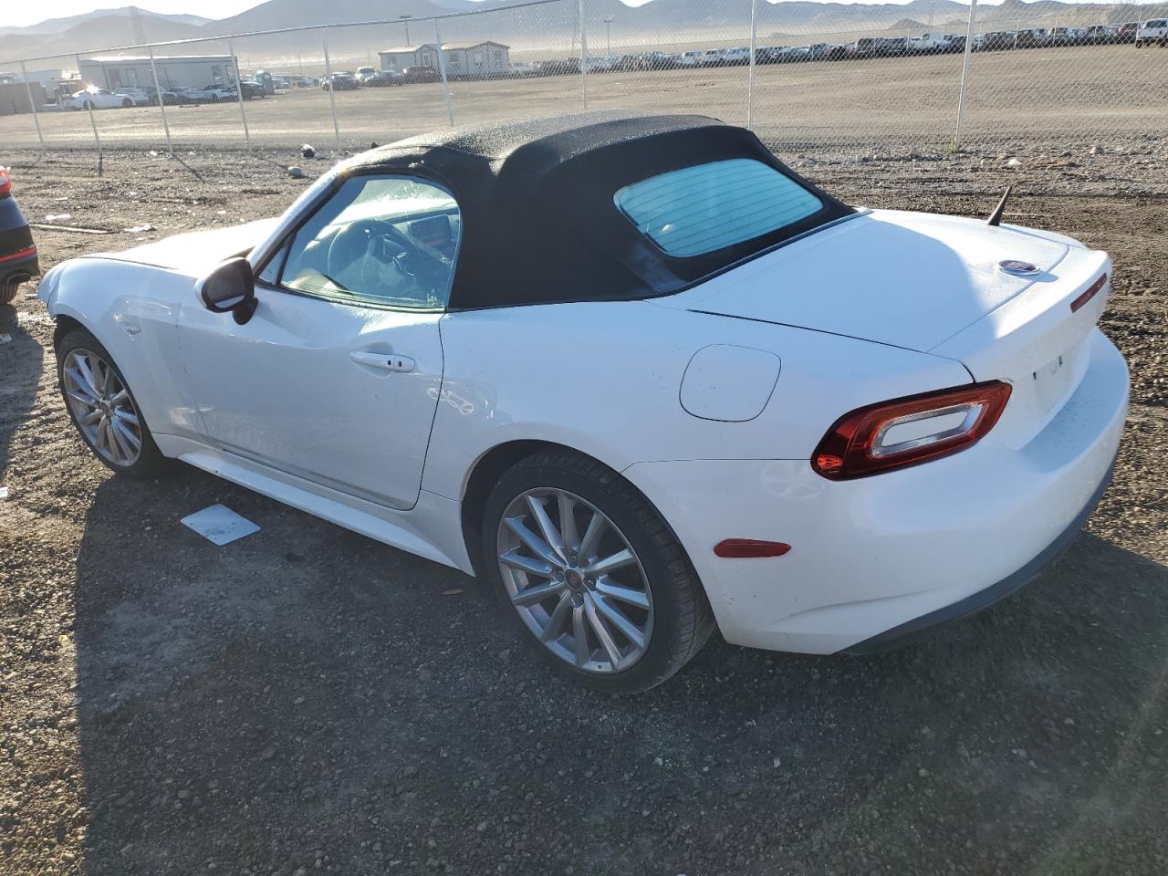 Photo 1 VIN: JC1NFAEK0H0104257 - FIAT 124 SPIDER 