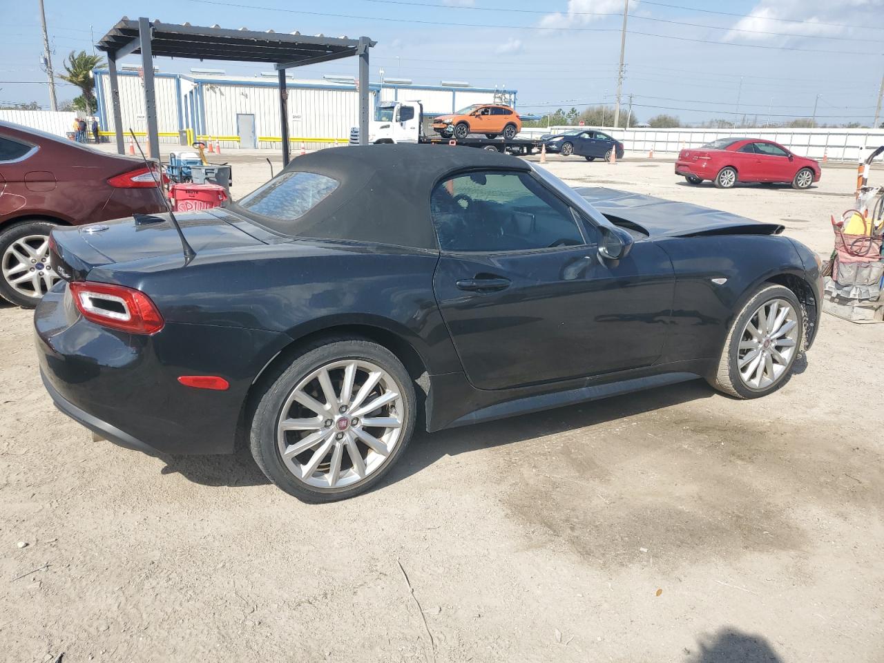 Photo 2 VIN: JC1NFAEK0J0136602 - FIAT 124 SPIDER 