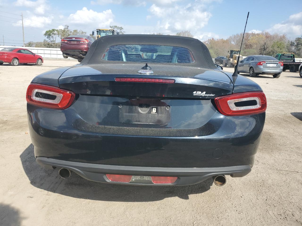 Photo 5 VIN: JC1NFAEK0J0136602 - FIAT 124 SPIDER 