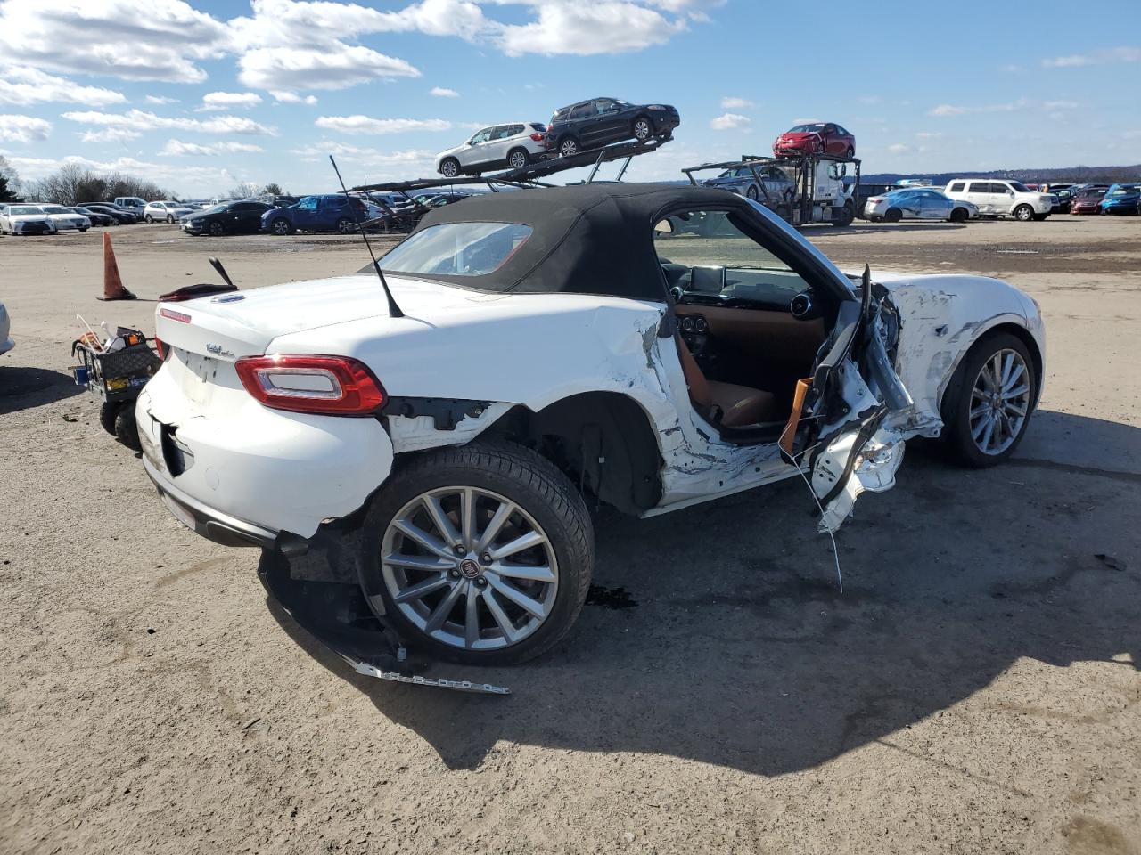 Photo 2 VIN: JC1NFAEK1H0101383 - FIAT 124 SPIDER 