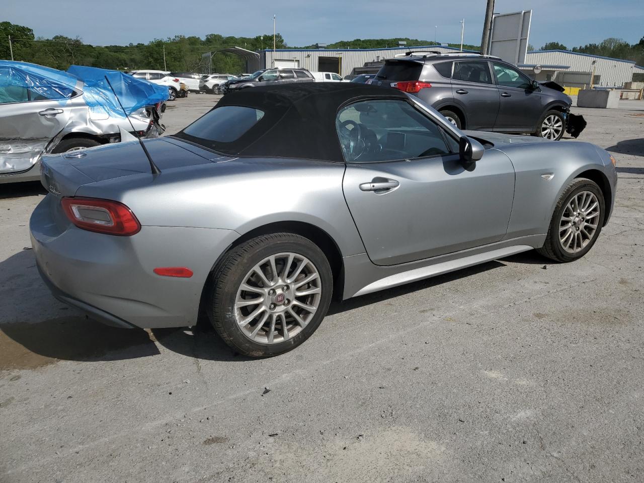 Photo 2 VIN: JC1NFAEK1H0120709 - FIAT 124 SPIDER 