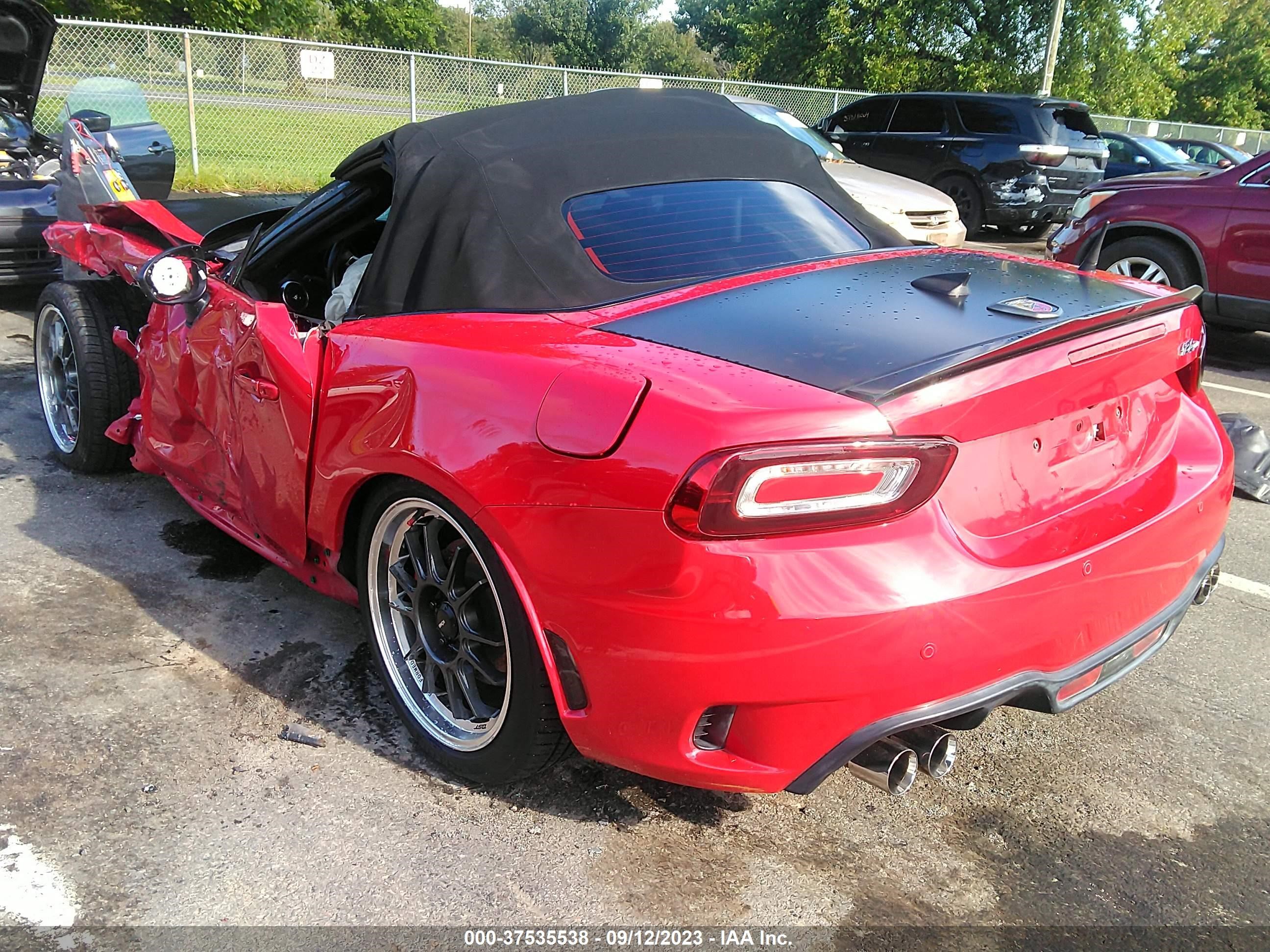 Photo 2 VIN: JC1NFAEK1H0125845 - FIAT 124 SPIDER 