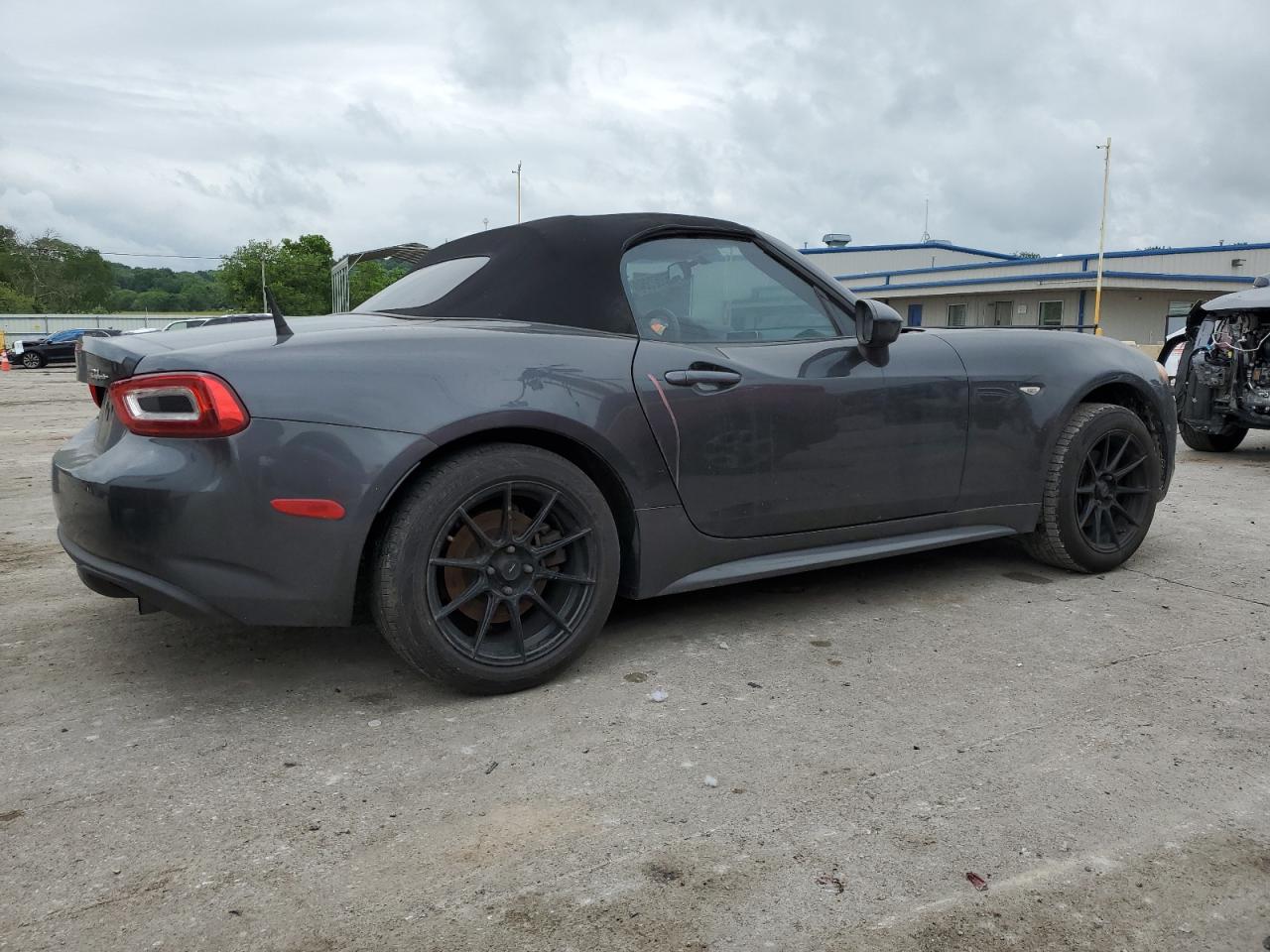 Photo 2 VIN: JC1NFAEK2J0138285 - FIAT 124 SPIDER 