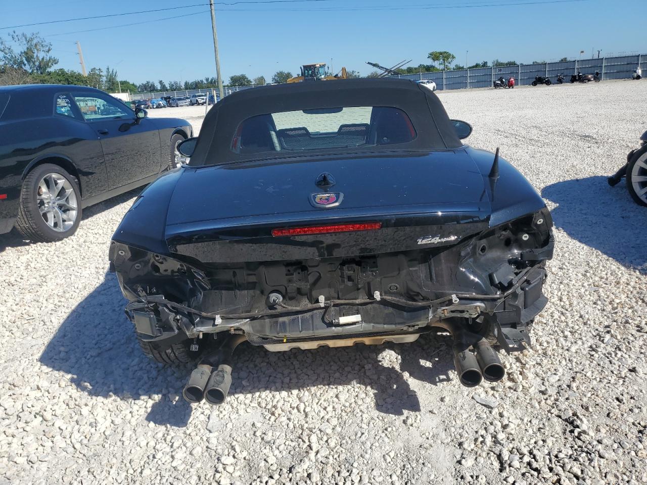 Photo 5 VIN: JC1NFAEK2K0140782 - FIAT 124 SPIDER 