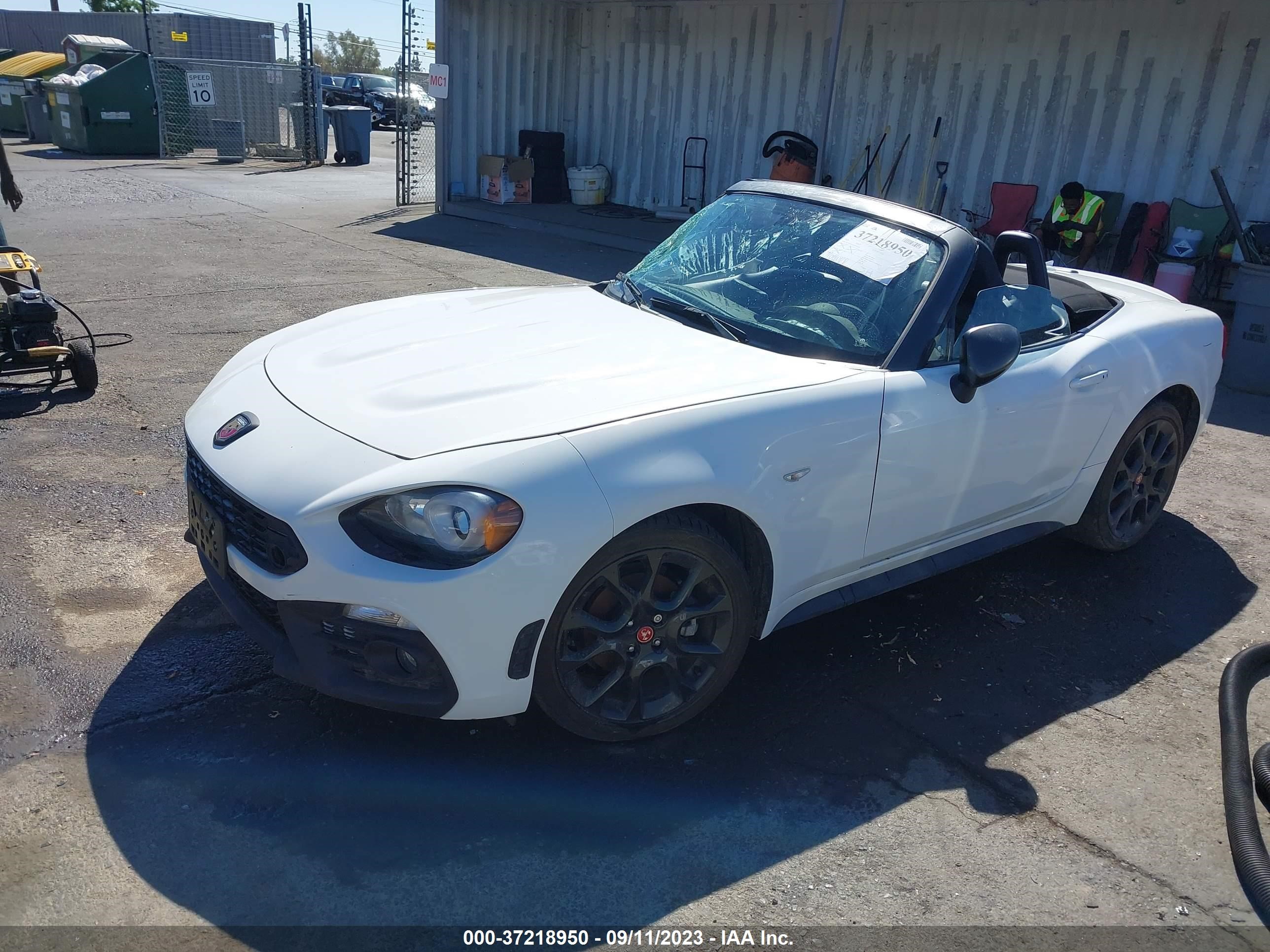 Photo 1 VIN: JC1NFAEK2L0145076 - FIAT 124 SPIDER 