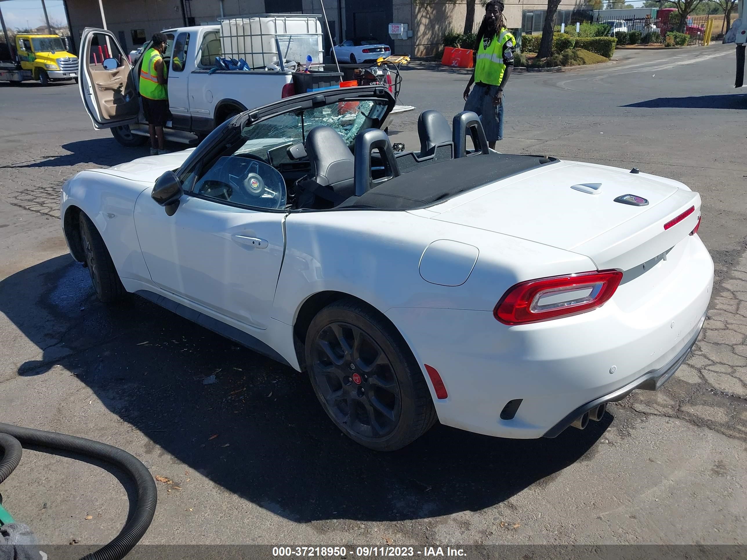 Photo 2 VIN: JC1NFAEK2L0145076 - FIAT 124 SPIDER 