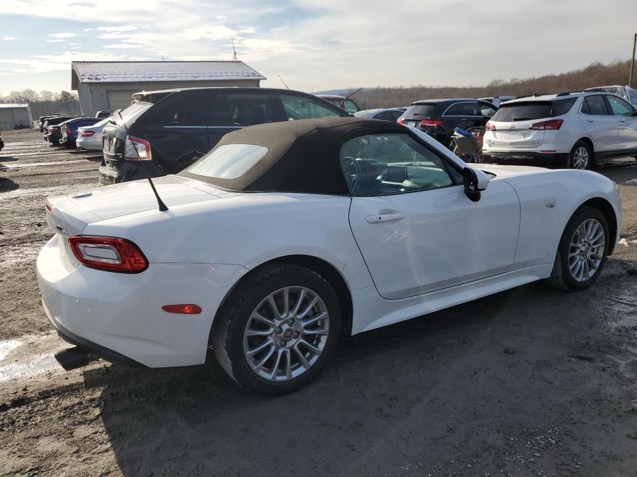 Photo 2 VIN: JC1NFAEK5H0128831 - FIAT 124 SPIDER 