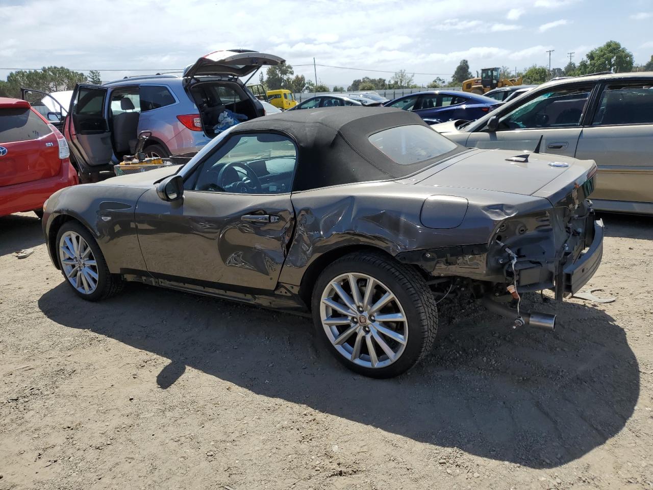 Photo 1 VIN: JC1NFAEKXH0103133 - FIAT 124 SPIDER 