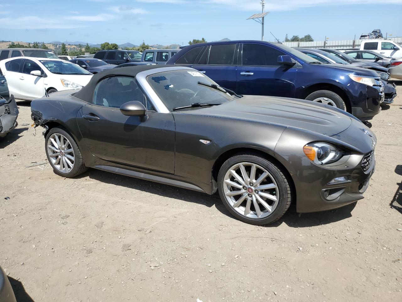 Photo 3 VIN: JC1NFAEKXH0103133 - FIAT 124 SPIDER 