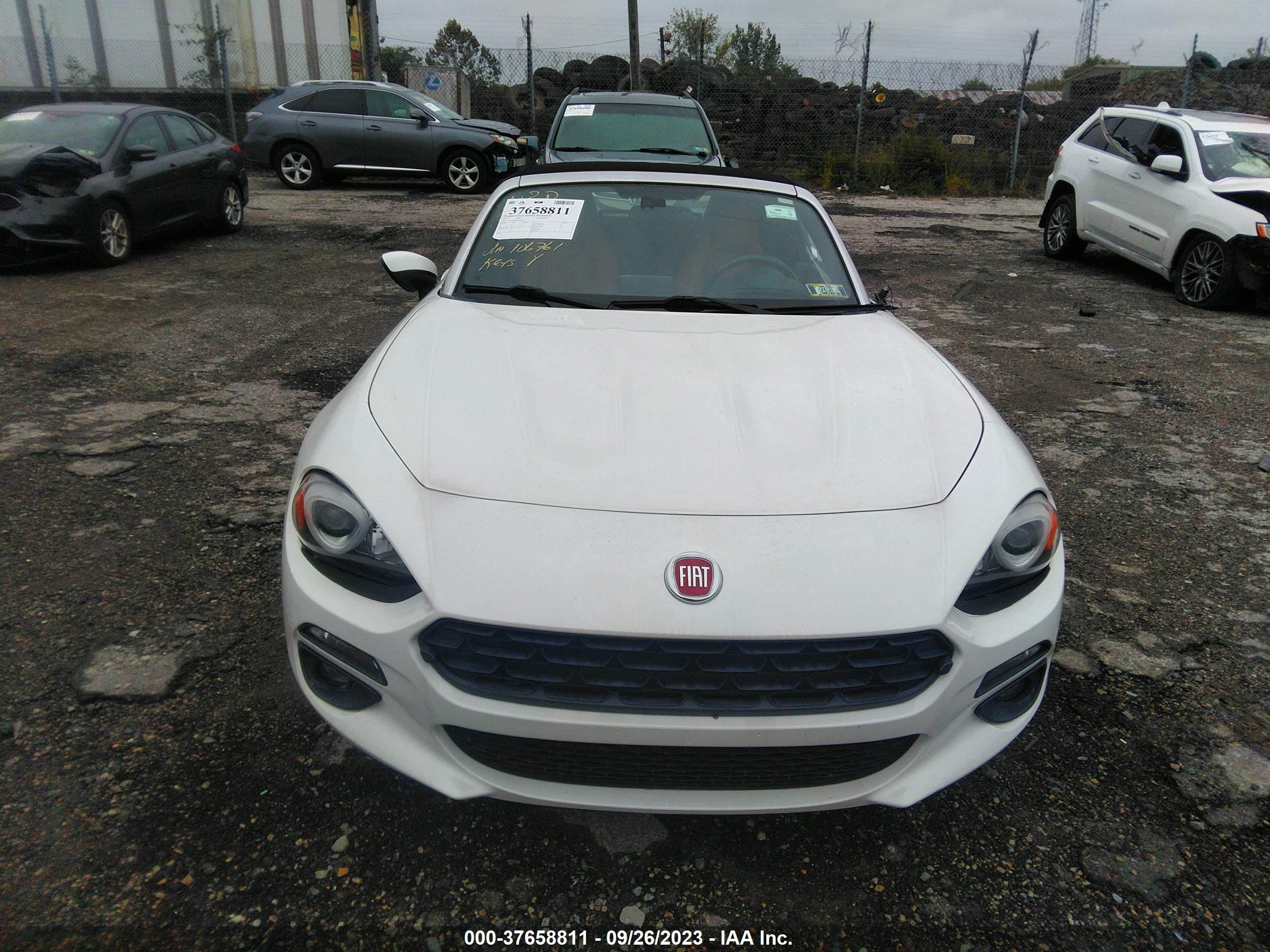 Photo 10 VIN: JC1NFAEKXH0106761 - FIAT 124 SPIDER 