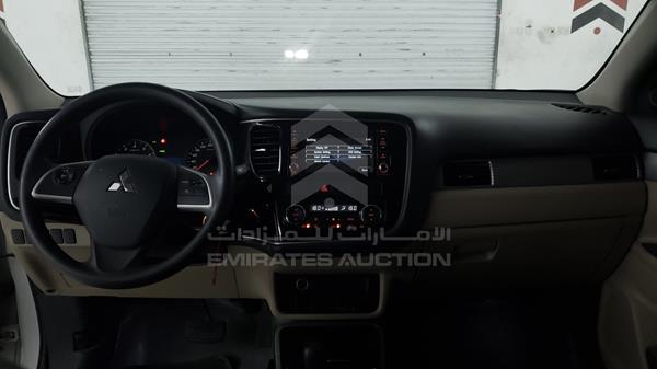 Photo 15 VIN: JE4LZ21W4HZ702286 - MITSUBISHI OUTLANDER 